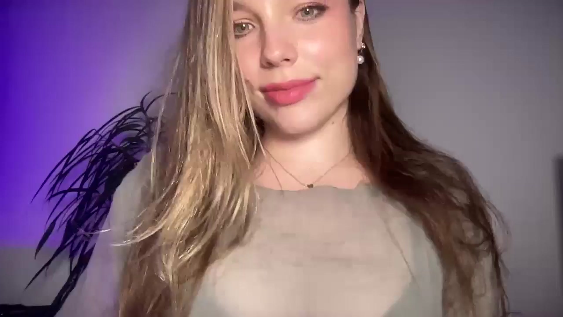 Gallery image thumbnail from SabrinaGolden's myfreecams stream on, 09/15/2025, 24:00 image 1 of 20