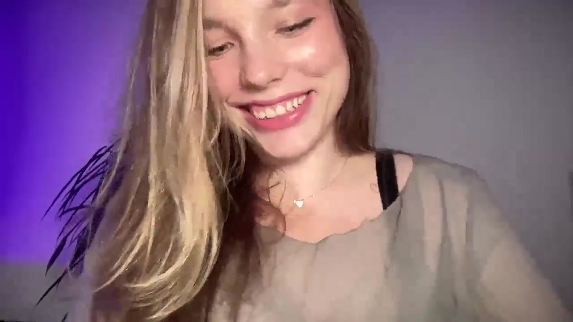 Gallery image thumbnail from SabrinaGolden's myfreecams stream on, 09/15/2025, 24:00 image 18 of 20