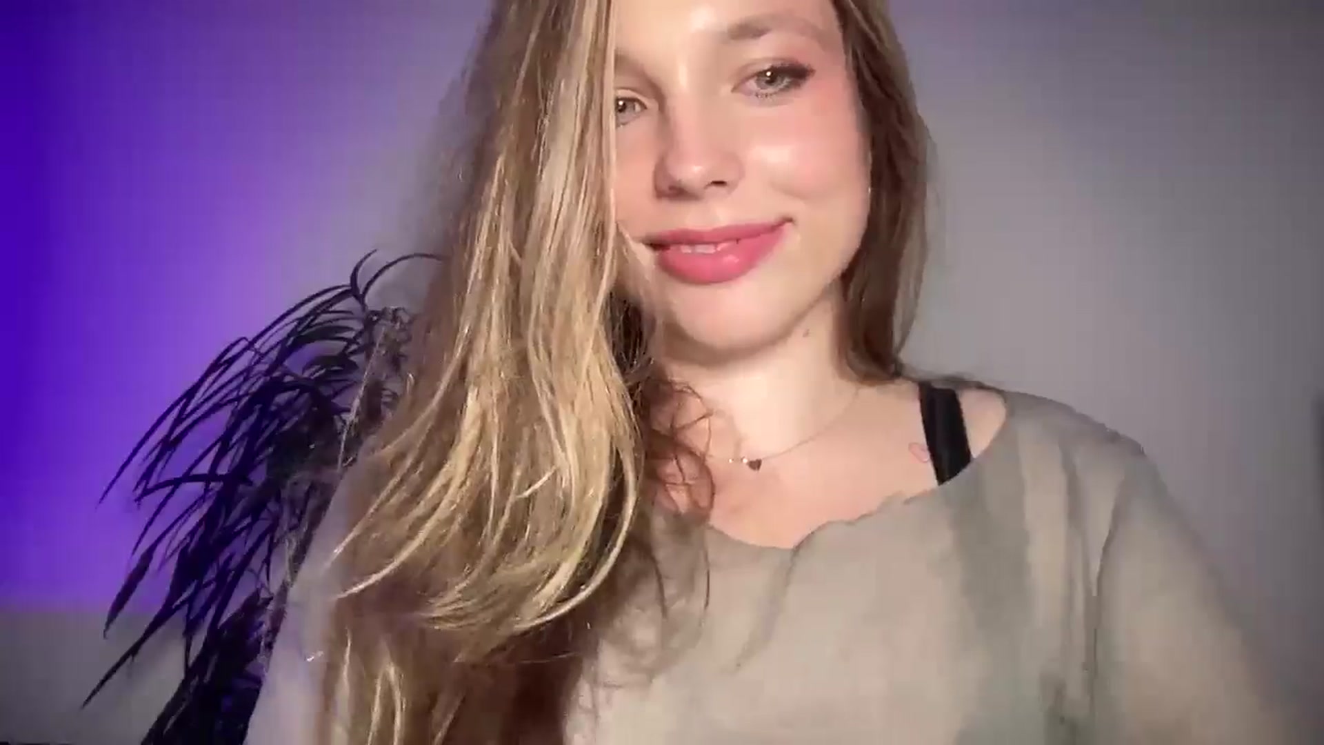 Gallery image thumbnail from SabrinaGolden's myfreecams stream on, 09/15/2025, 24:00 image 20 of 20