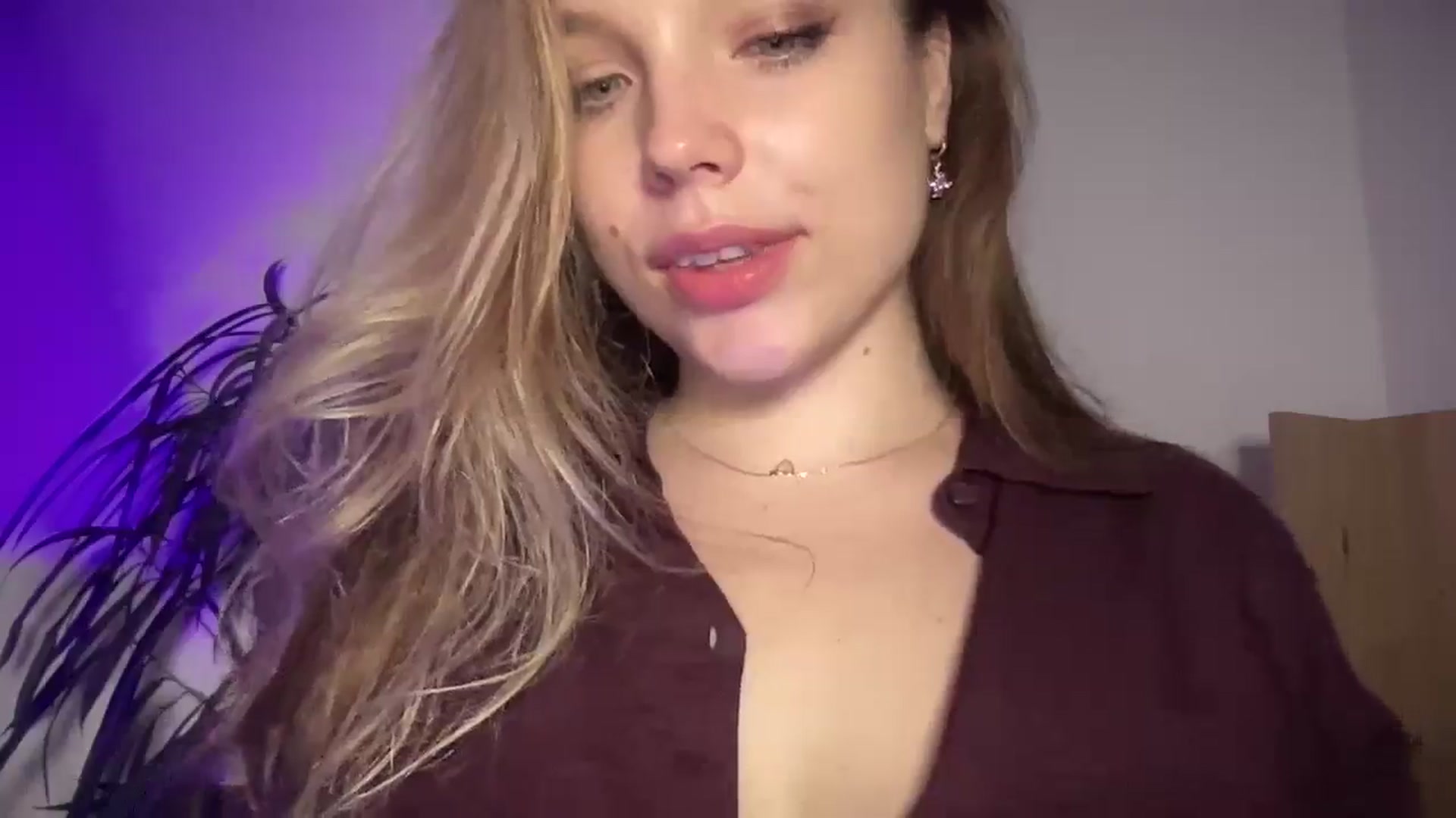 Gallery image thumbnail from SabrinaGolden's myfreecams stream on, 09/22/2025, 22:37 image 13 of 20