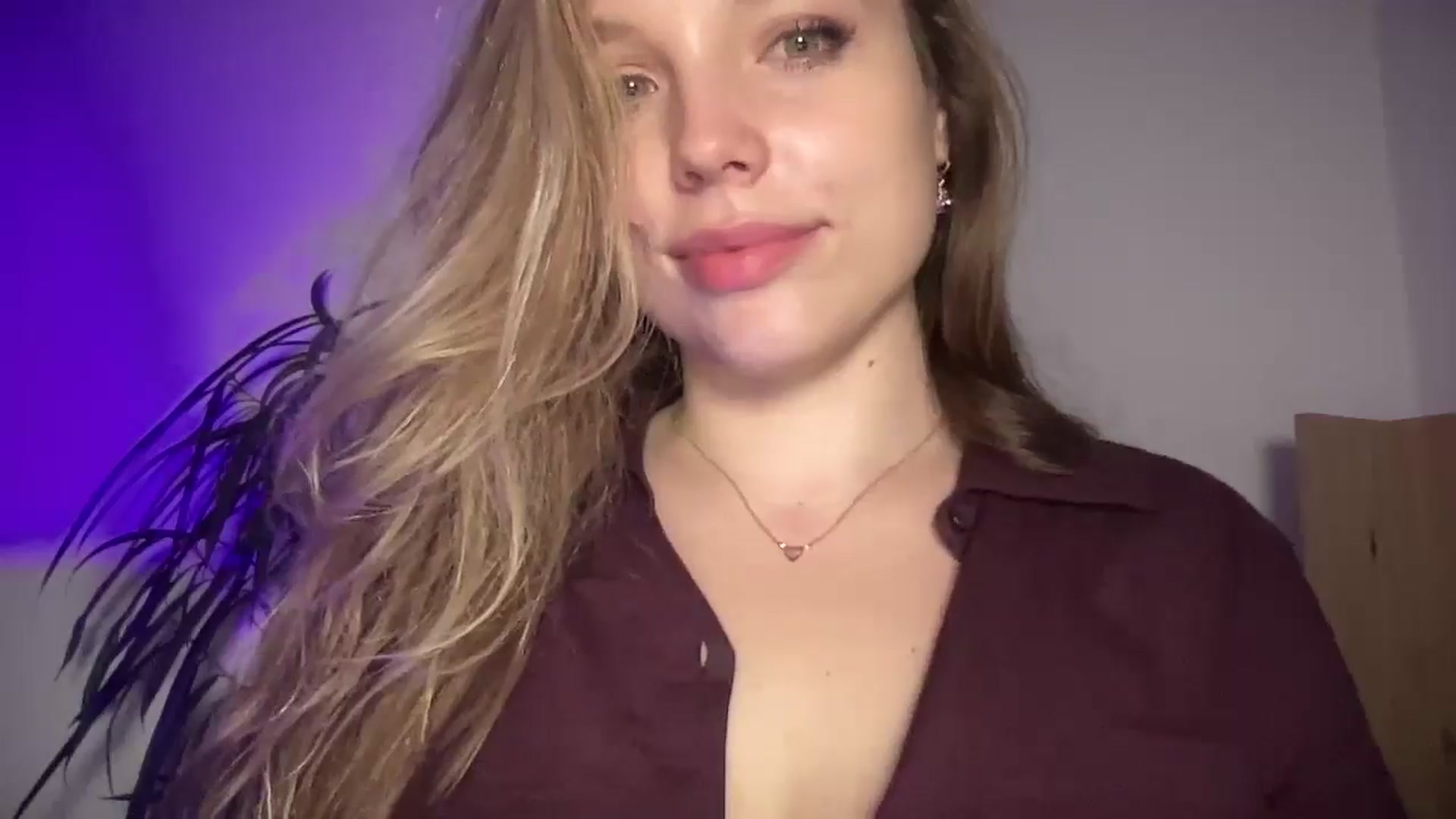 Gallery image thumbnail from SabrinaGolden's myfreecams stream on, 09/22/2025, 22:37 image 18 of 20