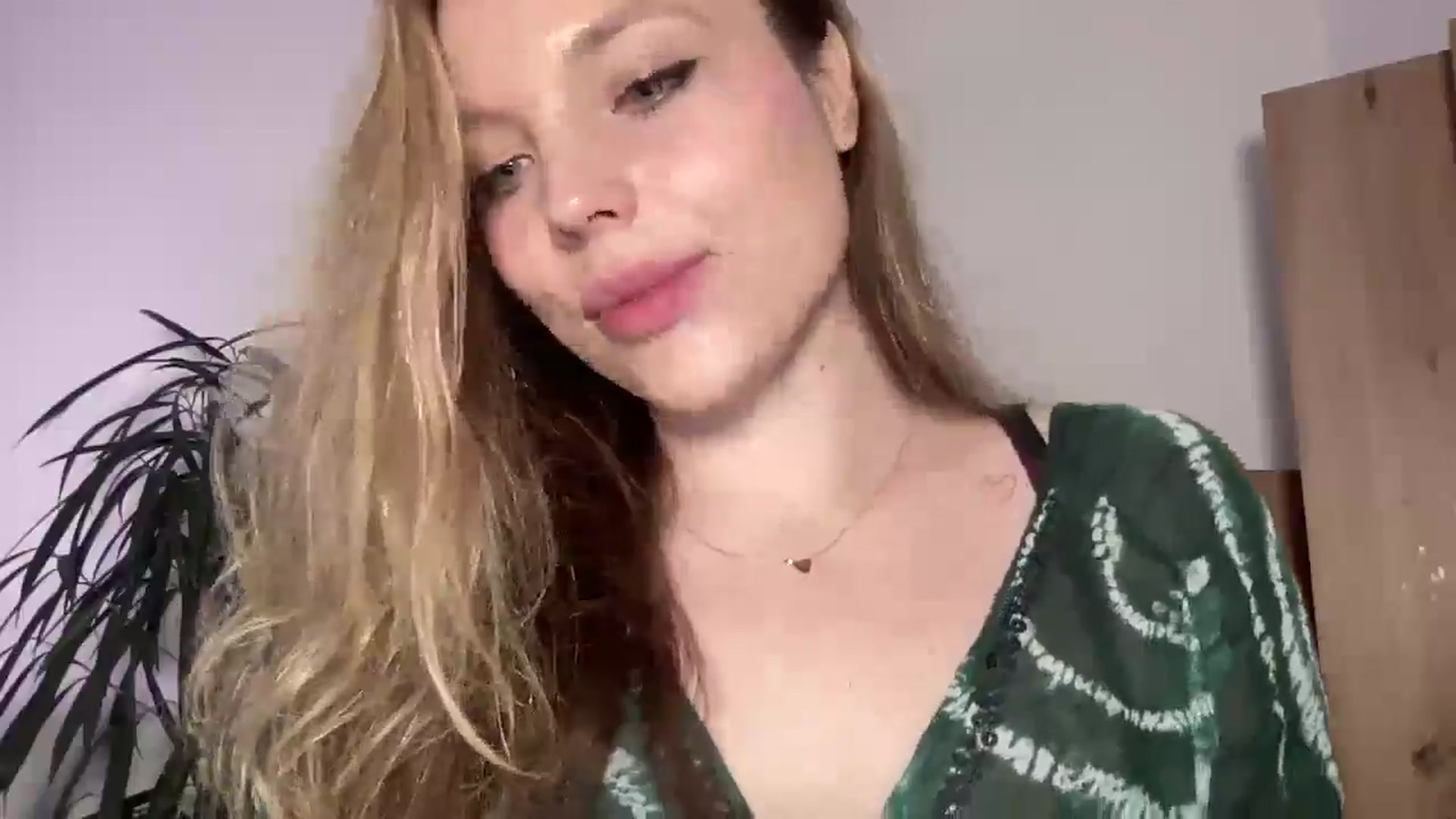 Gallery image thumbnail from SabrinaGolden's myfreecams stream on, 11/02/2025, 20:43 image 2 of 20