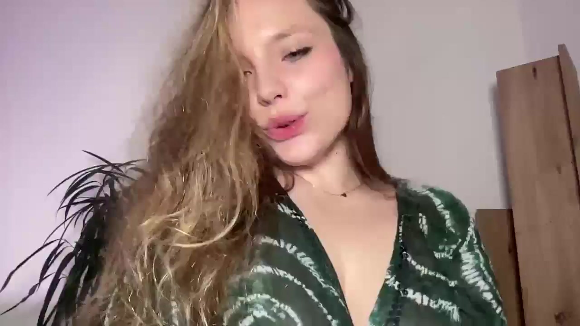 Gallery image thumbnail from SabrinaGolden's myfreecams stream on, 11/02/2025, 20:43 image 11 of 20