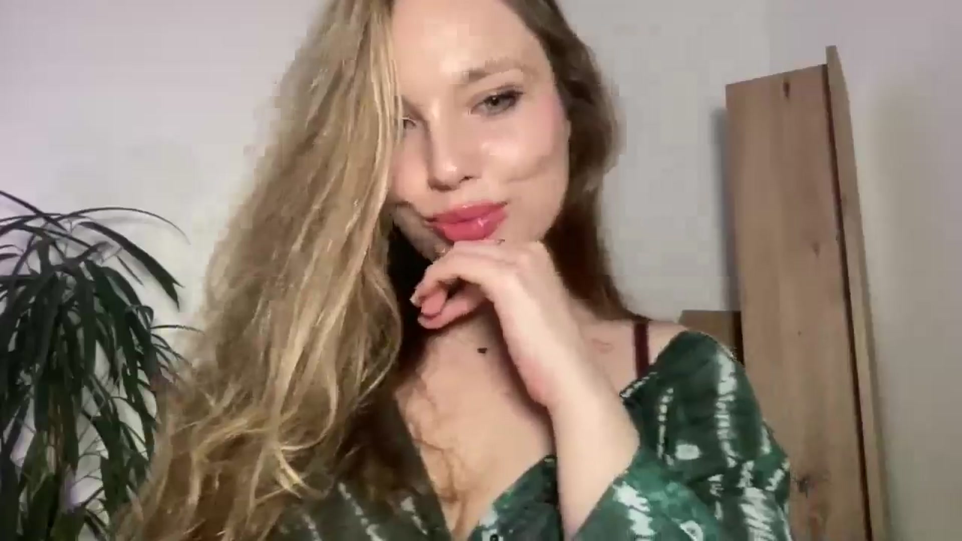 Gallery image thumbnail from SabrinaGolden's myfreecams stream on, 11/02/2025, 21:11 image 5 of 20