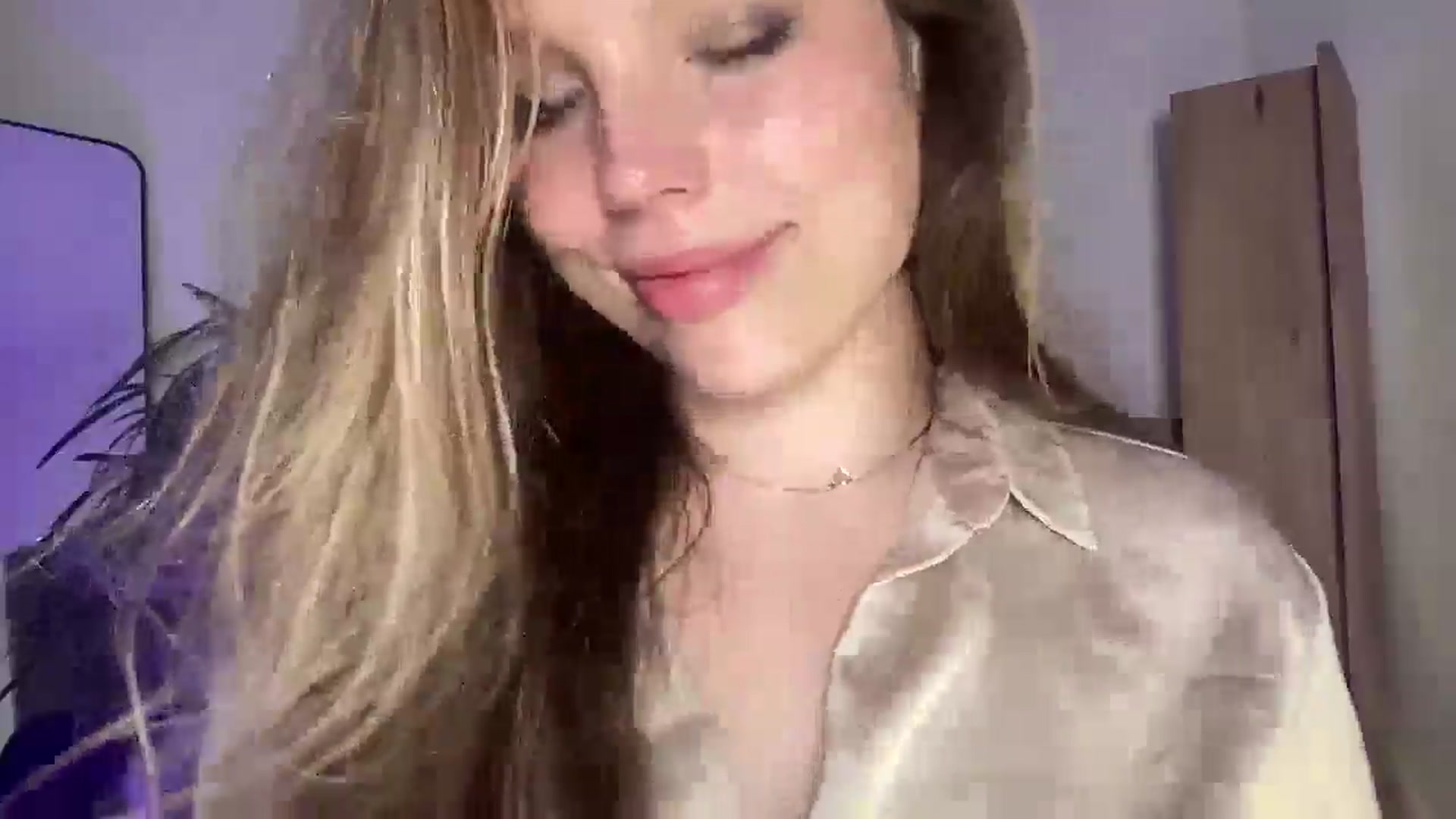 Gallery image thumbnail from SabrinaGolden's myfreecams stream on, 11/04/2025, 03:58 image 15 of 20