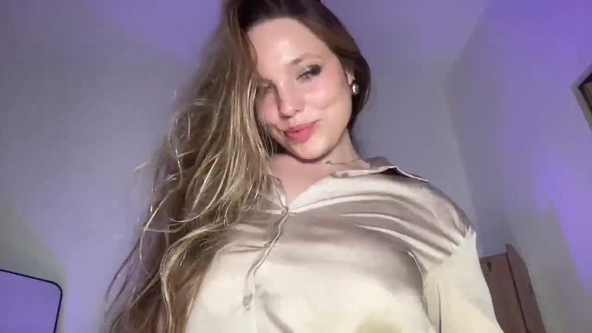 Gallery image thumbnail from SabrinaGolden's myfreecams stream on, 11/04/2025, 03:58 image 16 of 20