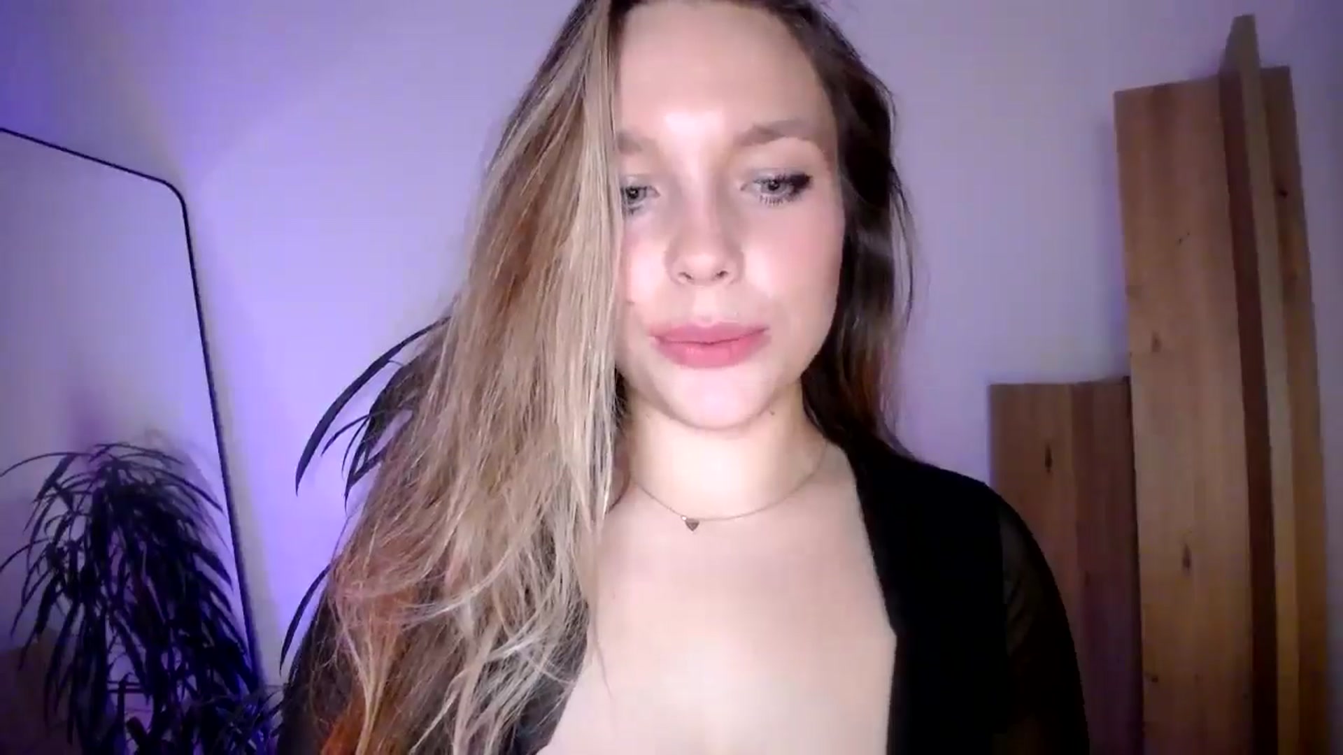 Gallery image thumbnail from SabrinaGolden's myfreecams stream on, 11/21/2025, 22:28 image 10 of 20