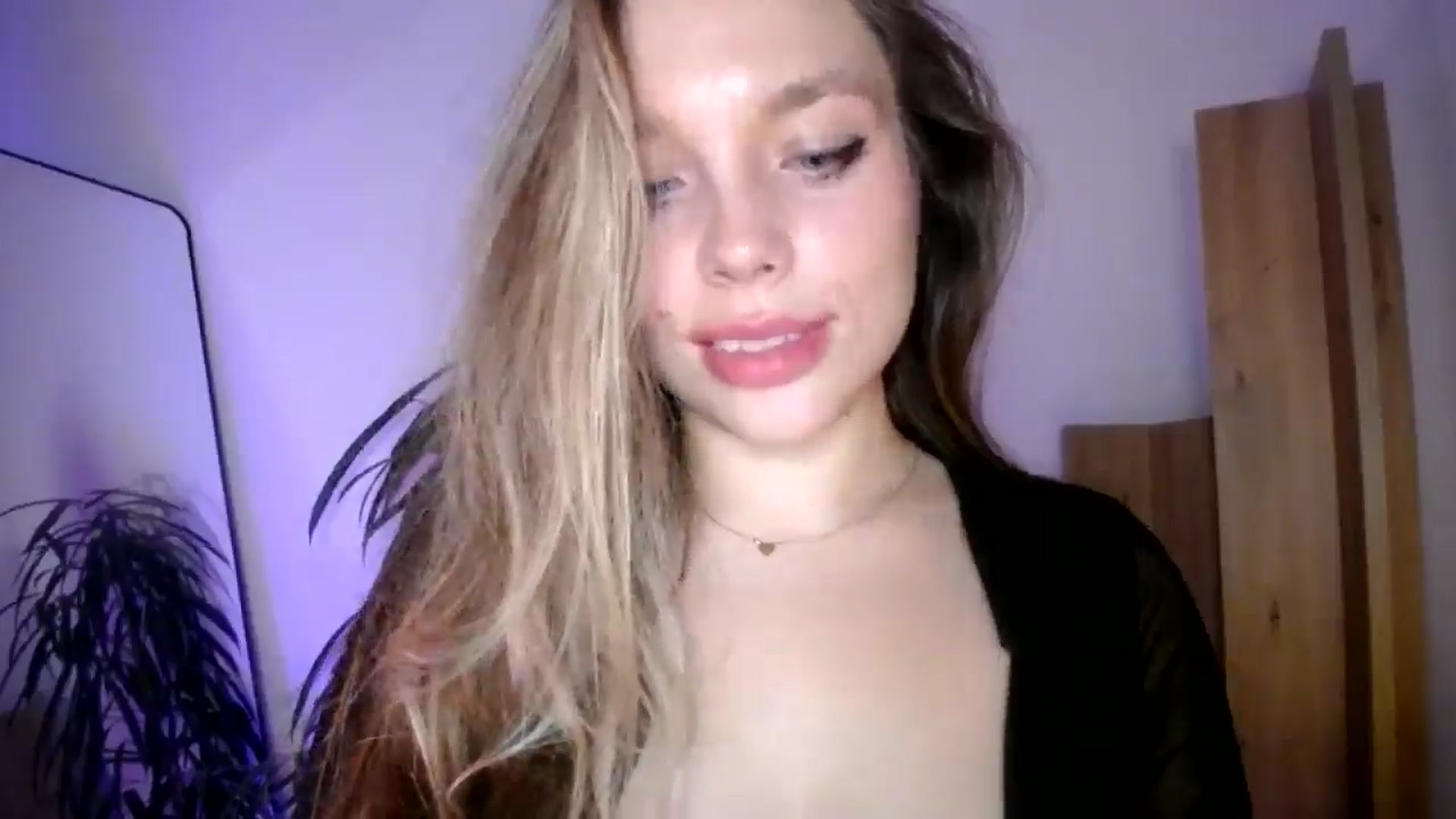 Gallery image thumbnail from SabrinaGolden's myfreecams stream on, 11/21/2025, 22:28 image 2 of 20