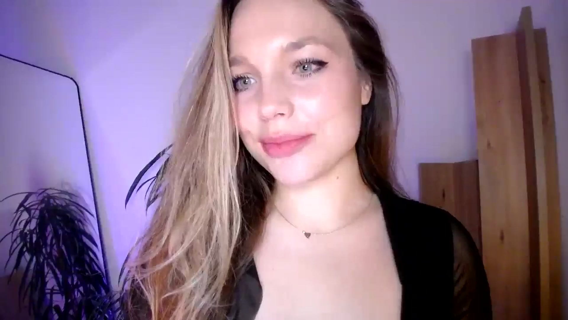 Gallery image thumbnail from SabrinaGolden's myfreecams stream on, 11/21/2025, 22:28 image 8 of 20