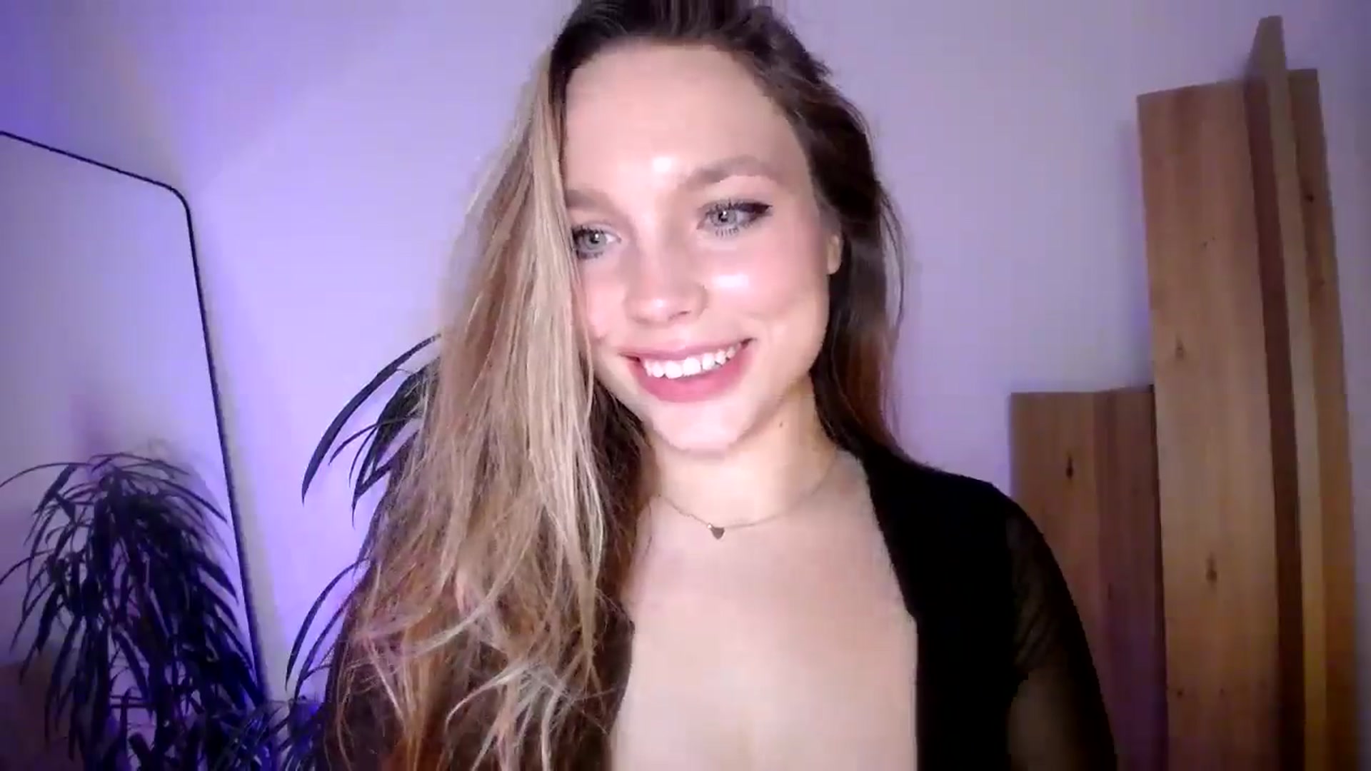 Gallery image thumbnail from SabrinaGolden's myfreecams stream on, 11/21/2025, 22:28 image 9 of 20