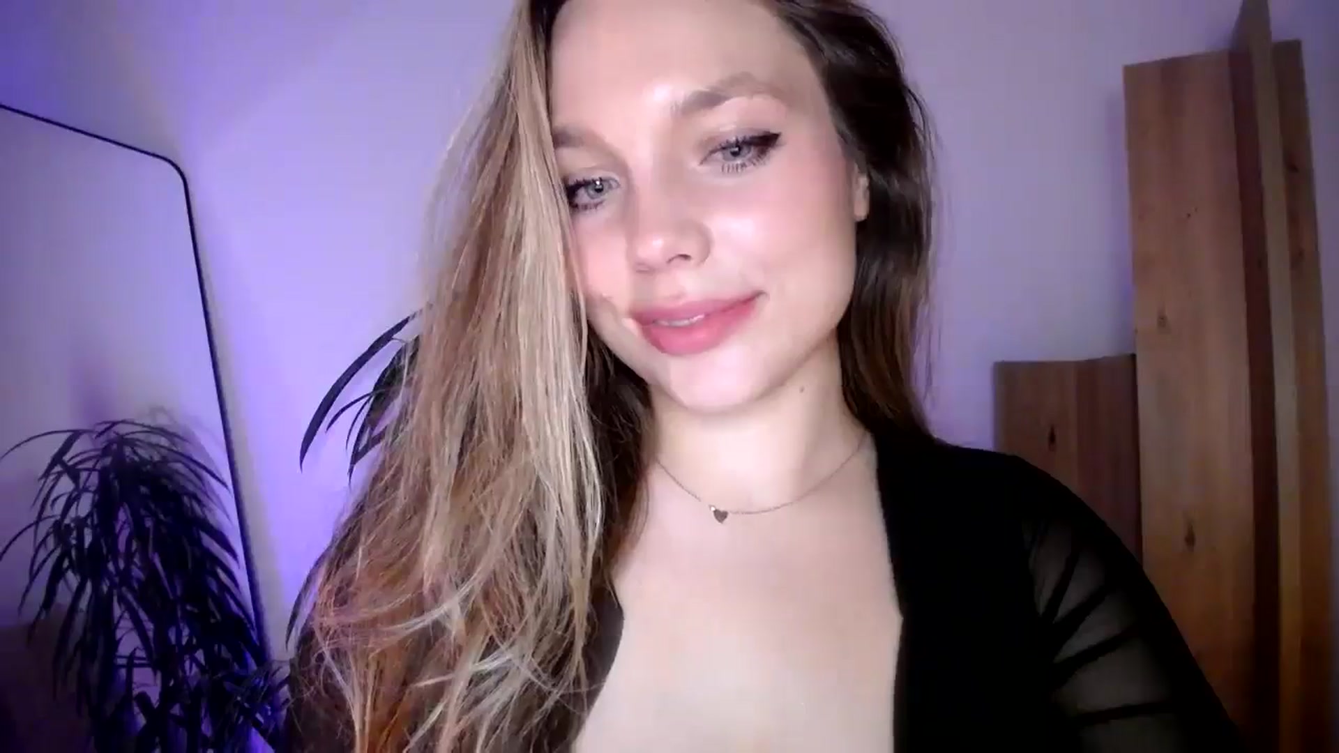 Gallery image thumbnail from SabrinaGolden's myfreecams stream on, 11/21/2025, 22:28 image 7 of 20