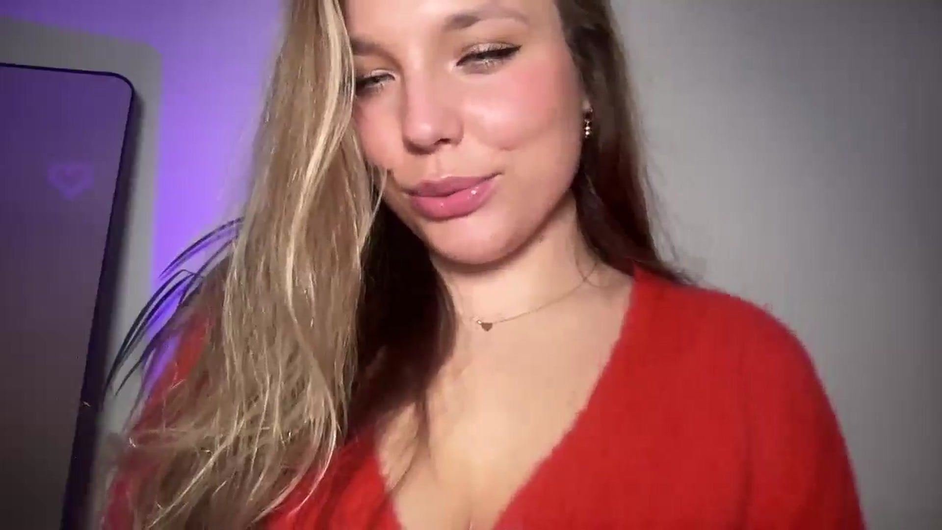 Gallery image thumbnail from SabrinaGolden's myfreecams stream on, 02/22/2026, 01:02 image 10 of 20