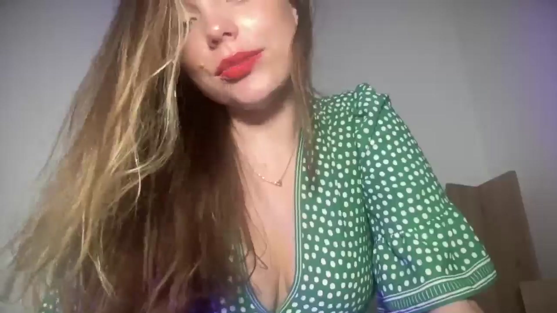 Gallery image thumbnail from SabrinaGolden's myfreecams stream on, 04/25/2026, 01:42 image 6 of 20