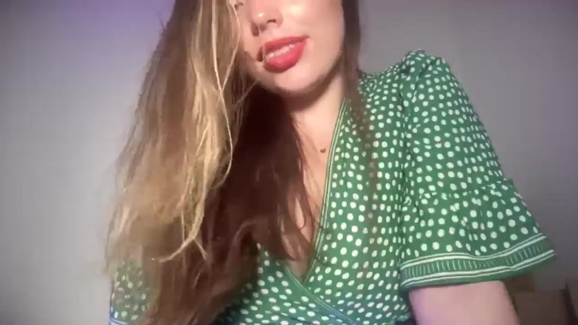 Gallery image thumbnail from SabrinaGolden's myfreecams stream on, 04/25/2026, 01:42 image 8 of 20