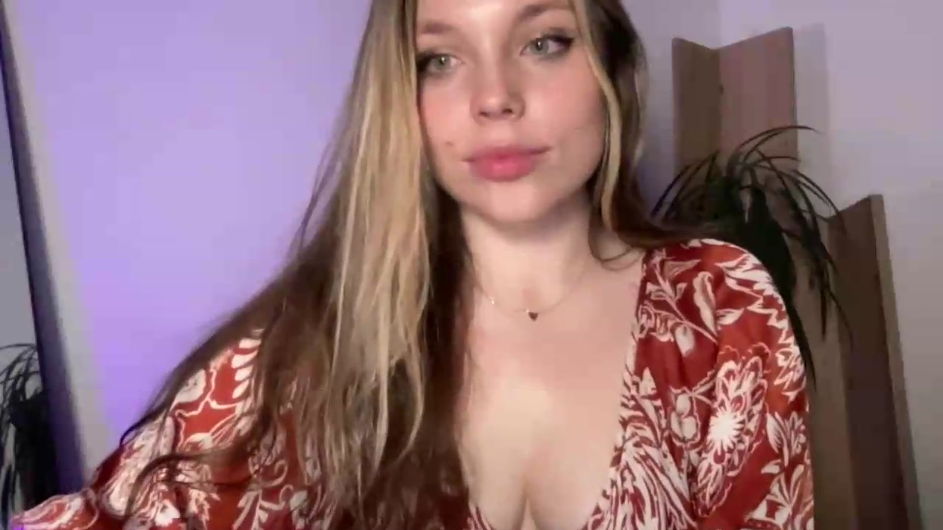 Gallery image thumbnail from SabrinaGolden's myfreecams stream on, 05/20/2026, 01:57 image 8 of 20