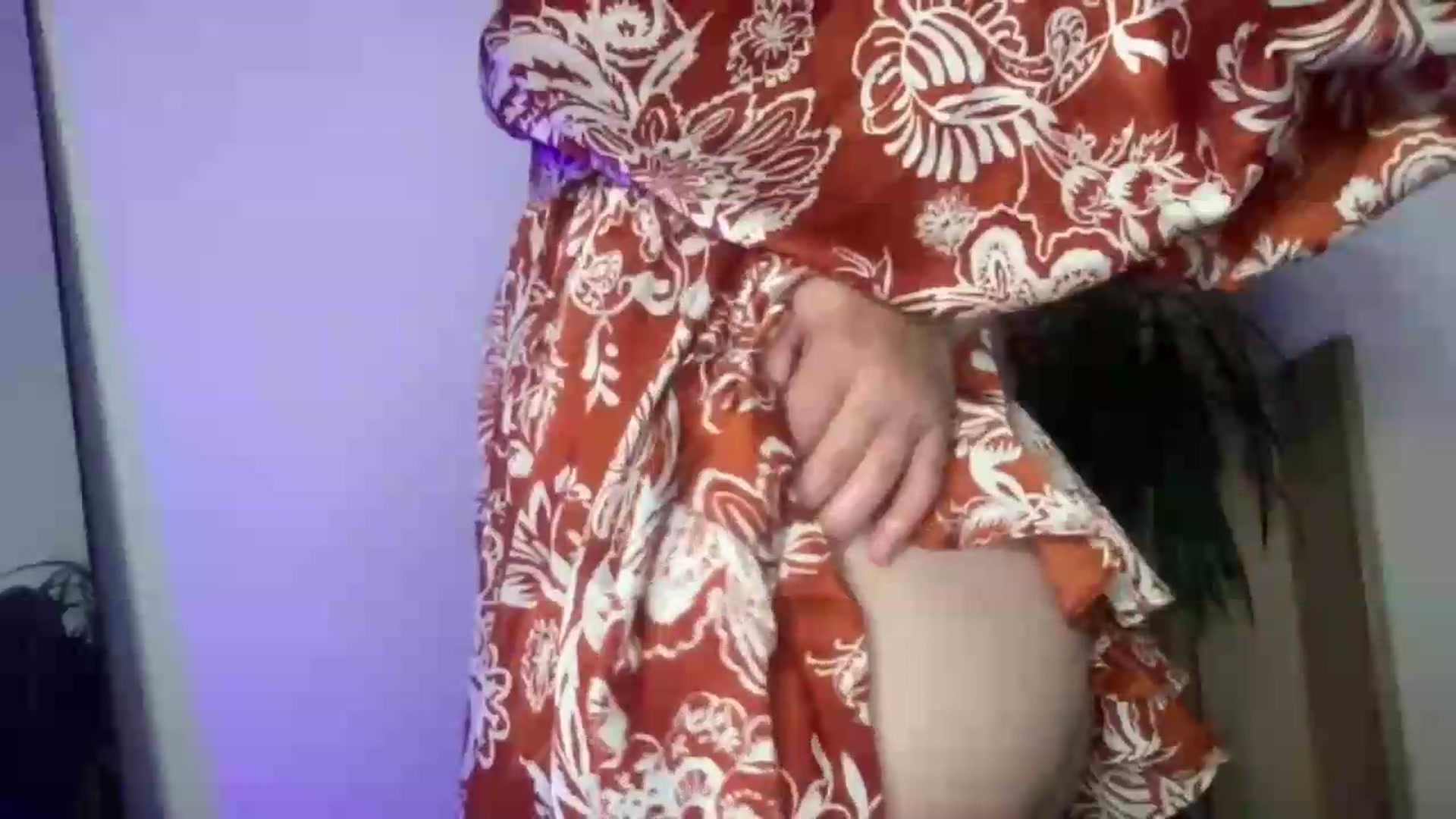 Gallery image thumbnail from SabrinaGolden's myfreecams stream on, 05/20/2026, 01:57 image 6 of 20