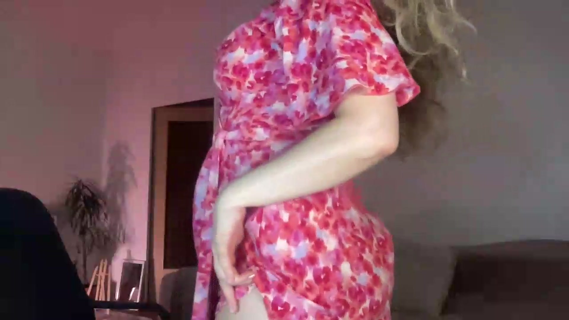 Gallery image thumbnail from SabrinaGolden's myfreecams stream on, 06/28/2026, 01:24 image 4 of 20