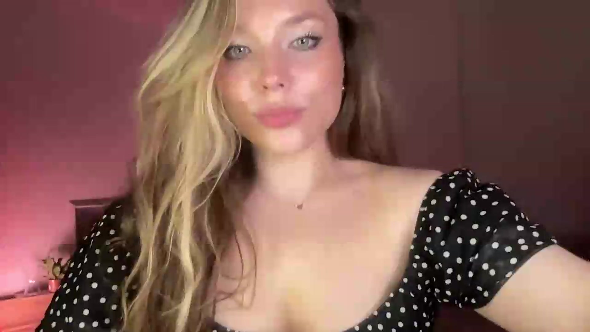 Gallery image thumbnail from SabrinaGolden's myfreecams stream on, 06/28/2026, 22:47 image 2 of 20