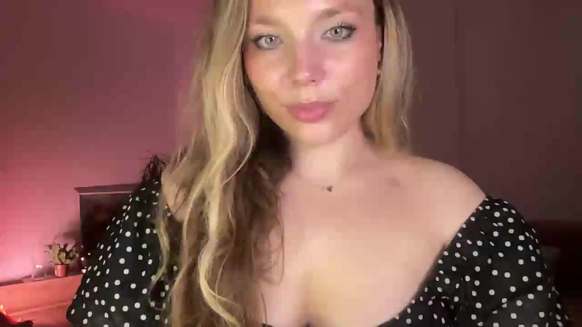 Gallery image thumbnail from SabrinaGolden's myfreecams stream on, 06/28/2026, 22:47 image 1 of 20