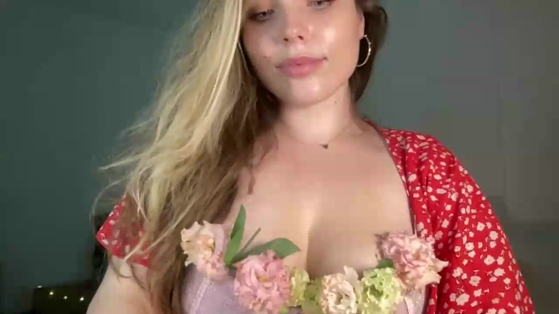 Gallery image thumbnail from SabrinaGolden's myfreecams stream on, 07/01/2026, 23:33 image 10 of 20