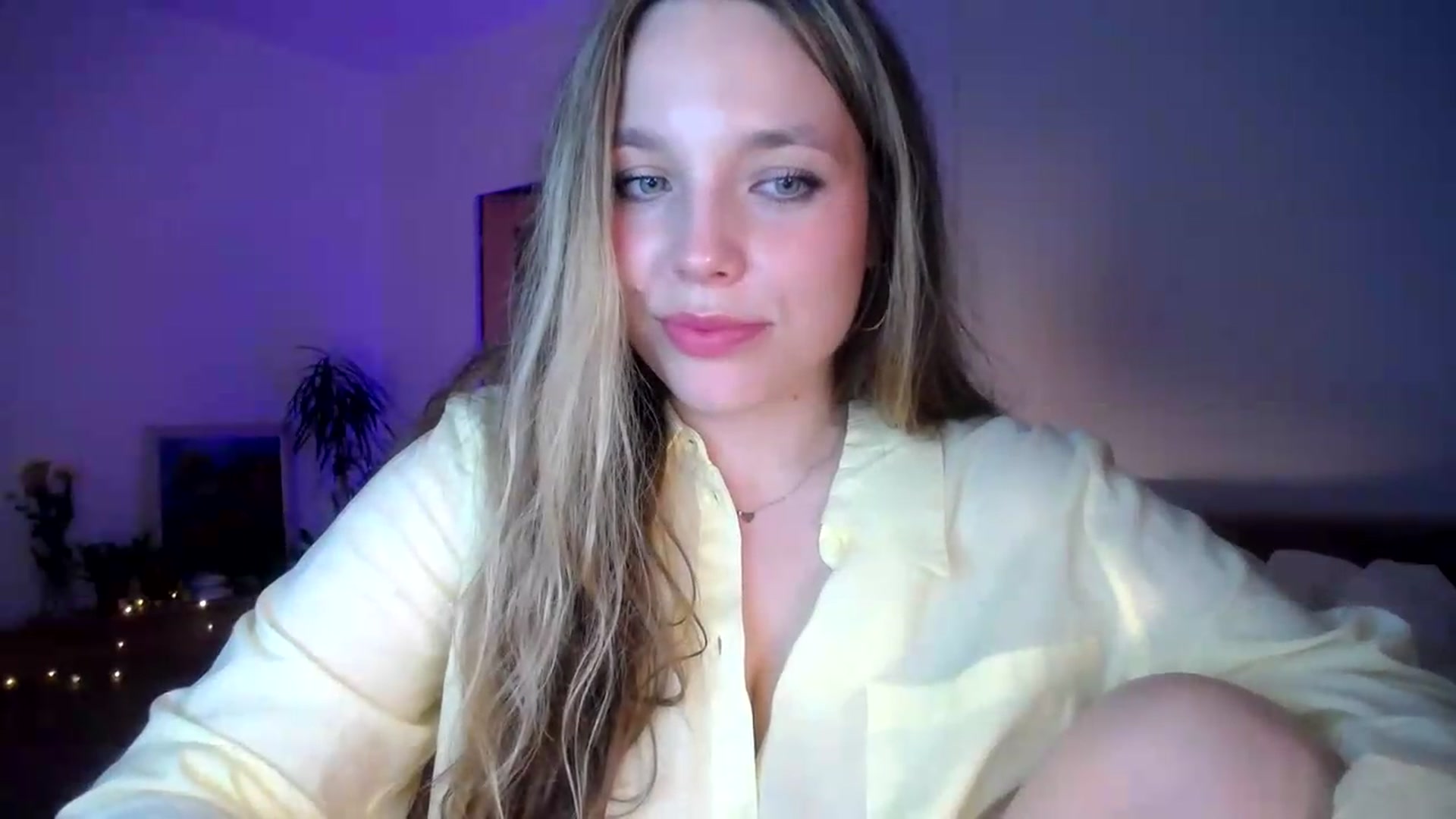 Gallery image thumbnail from SabrinaGolden's myfreecams stream on, 07/03/2026, 23:46 image 6 of 20