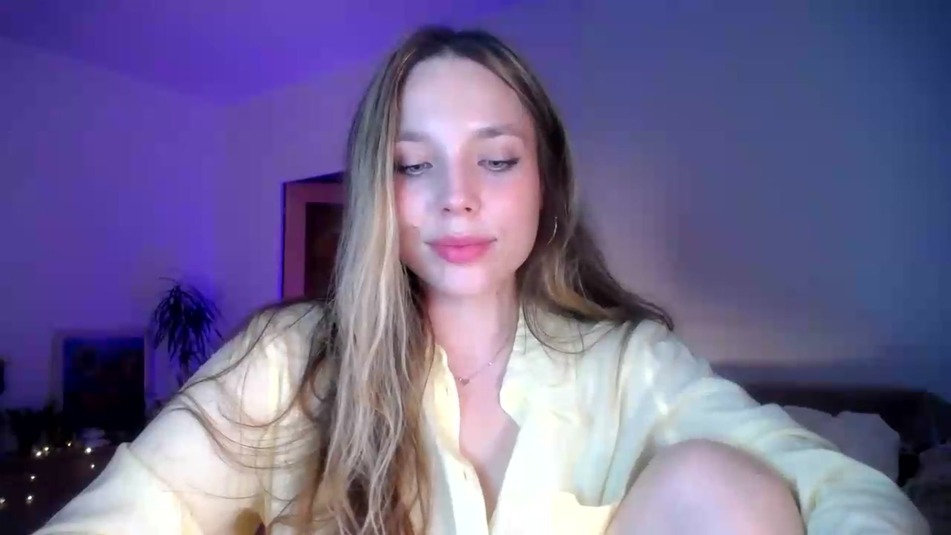 Gallery image thumbnail from SabrinaGolden's myfreecams stream on, 07/03/2026, 23:46 image 2 of 20