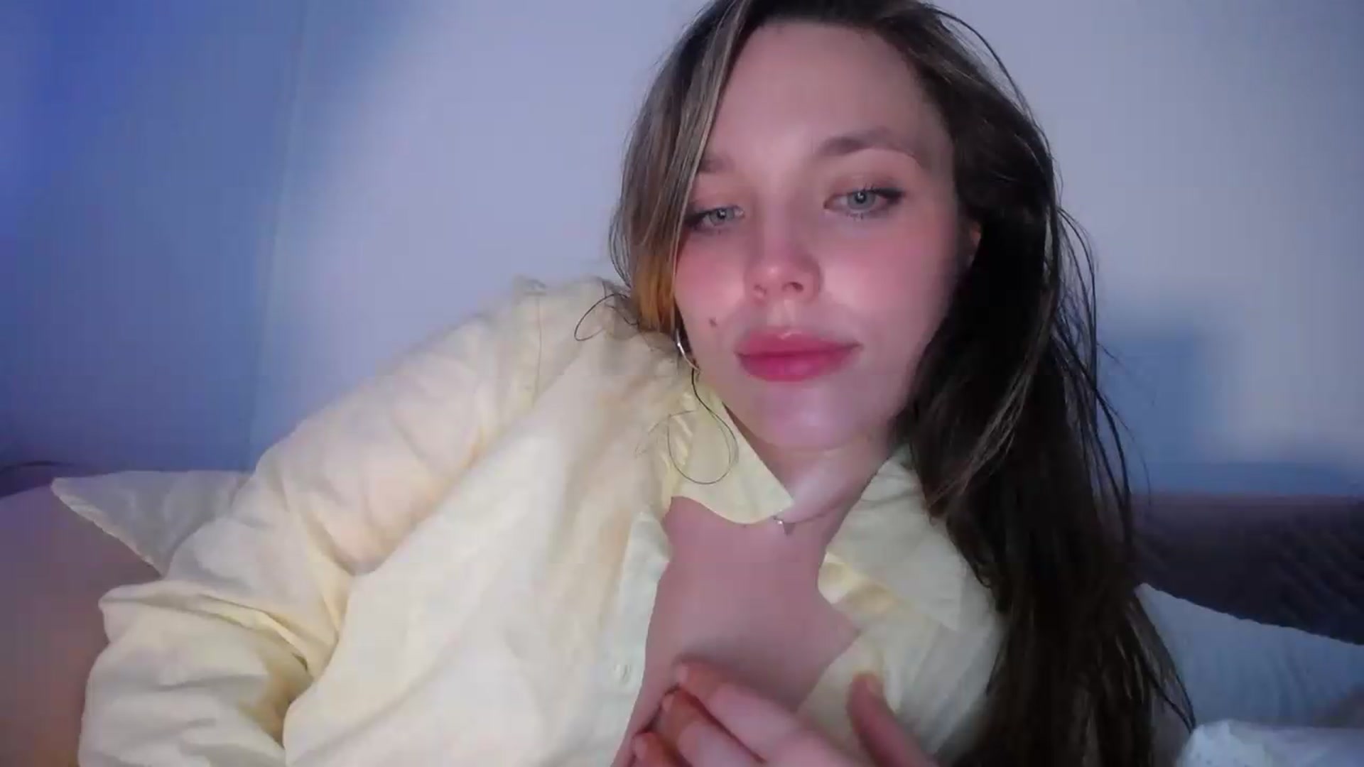 Gallery image thumbnail from SabrinaGolden's myfreecams stream on, 07/04/2026, 01:29 image 6 of 20