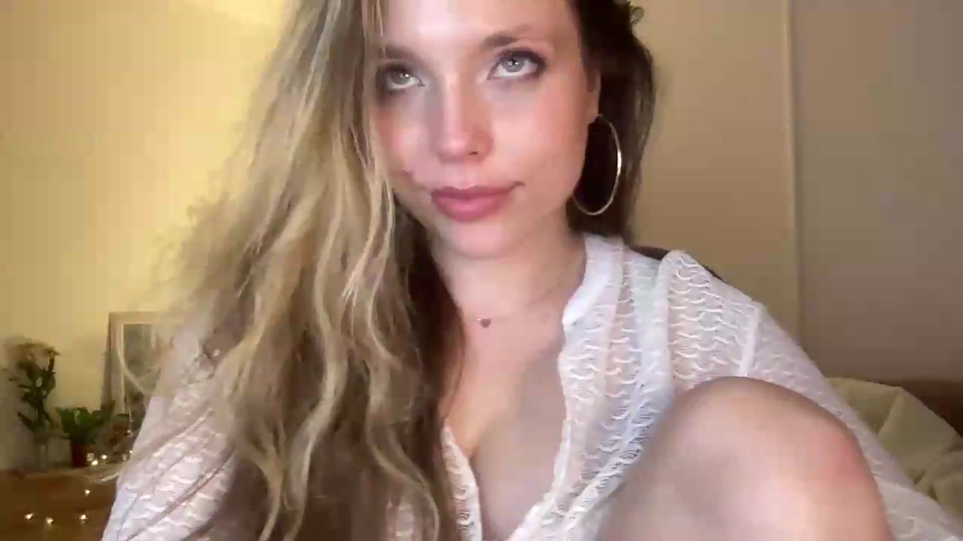 Gallery image thumbnail from SabrinaGolden's myfreecams stream on, 07/04/2026, 23:22 image 13 of 20