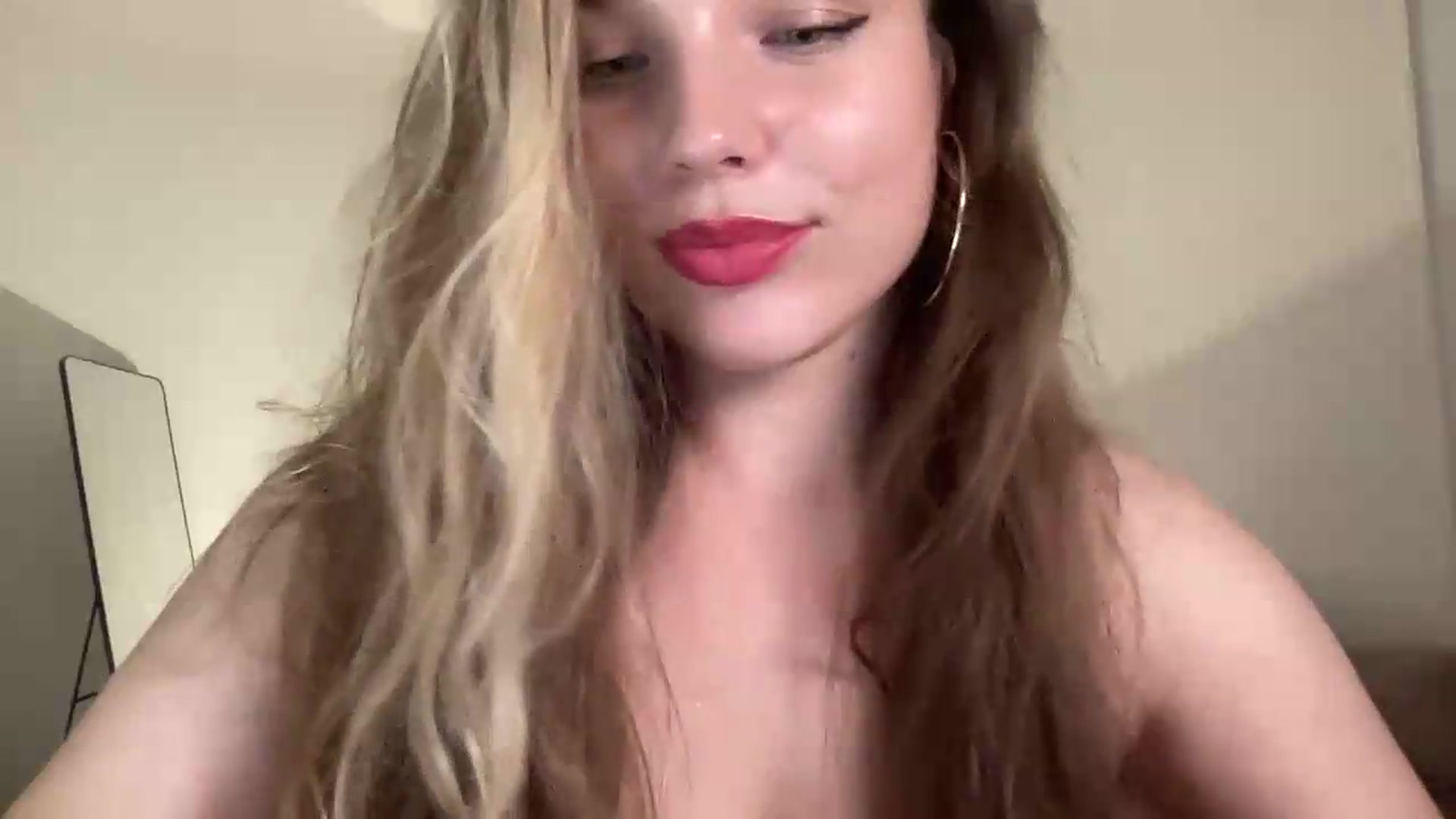 Gallery image thumbnail from SabrinaGolden's myfreecams stream on, 07/06/2026, 23:20 image 18 of 20
