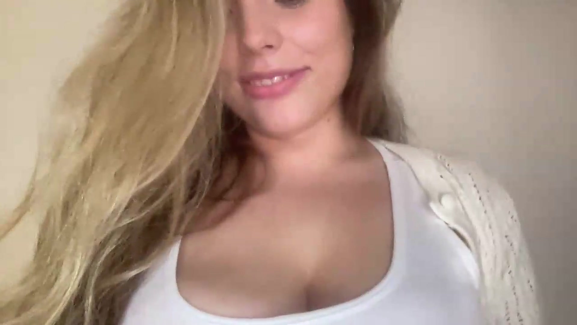 Gallery image thumbnail from SabrinaGolden's myfreecams stream on, 07/13/2026, 24:01 image 3 of 20