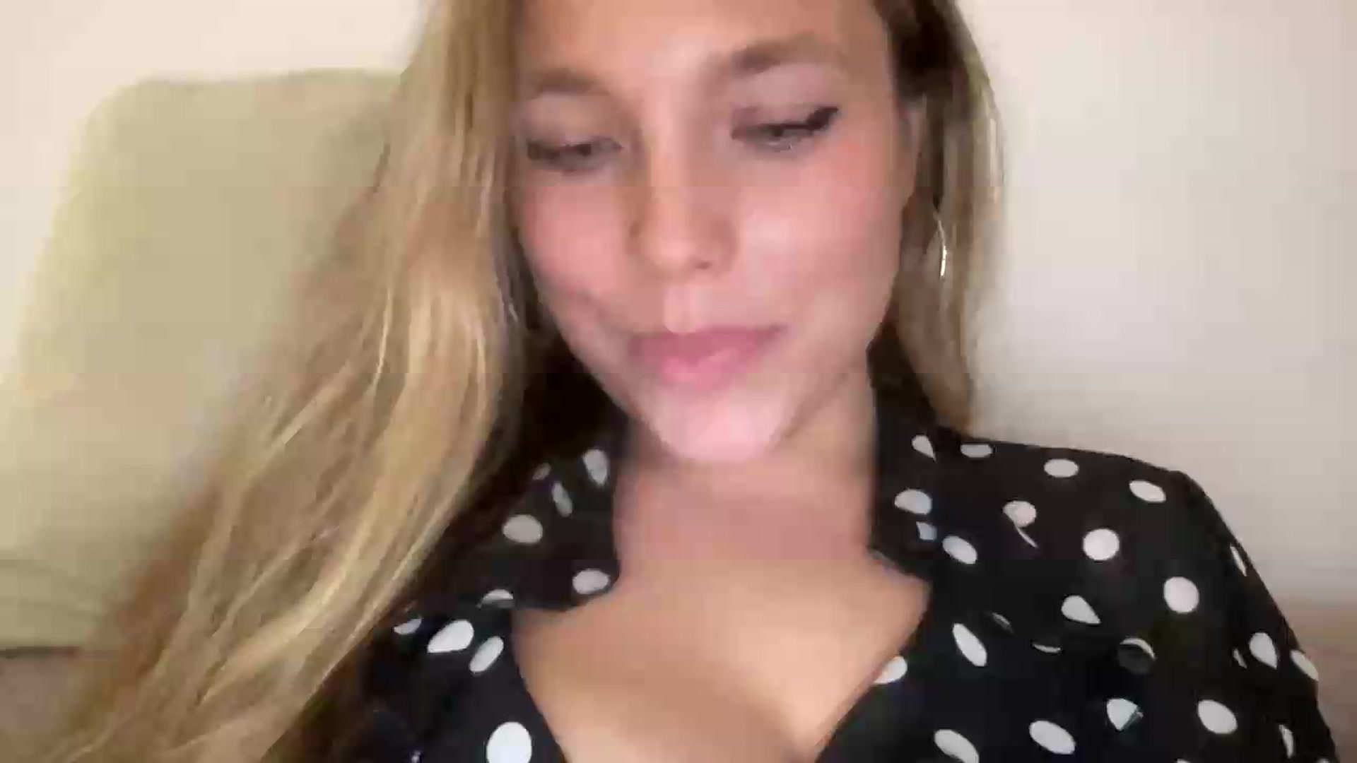 Gallery image thumbnail from SabrinaGolden's myfreecams stream on, 07/16/2026, 24:37 image 1 of 20
