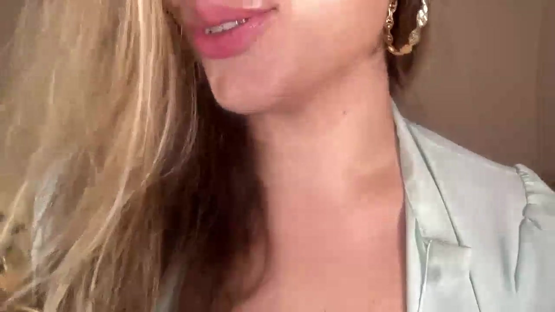 Gallery image thumbnail from SabrinaGolden's myfreecams stream on, 07/20/2026, 01:55 image 19 of 20