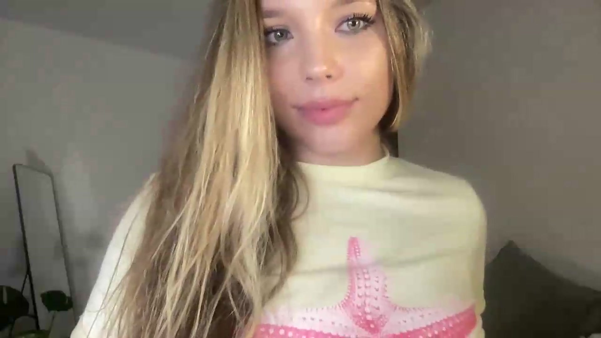 Gallery image thumbnail from SabrinaGolden's myfreecams stream on, 09/03/2026, 23:29 image 3 of 20