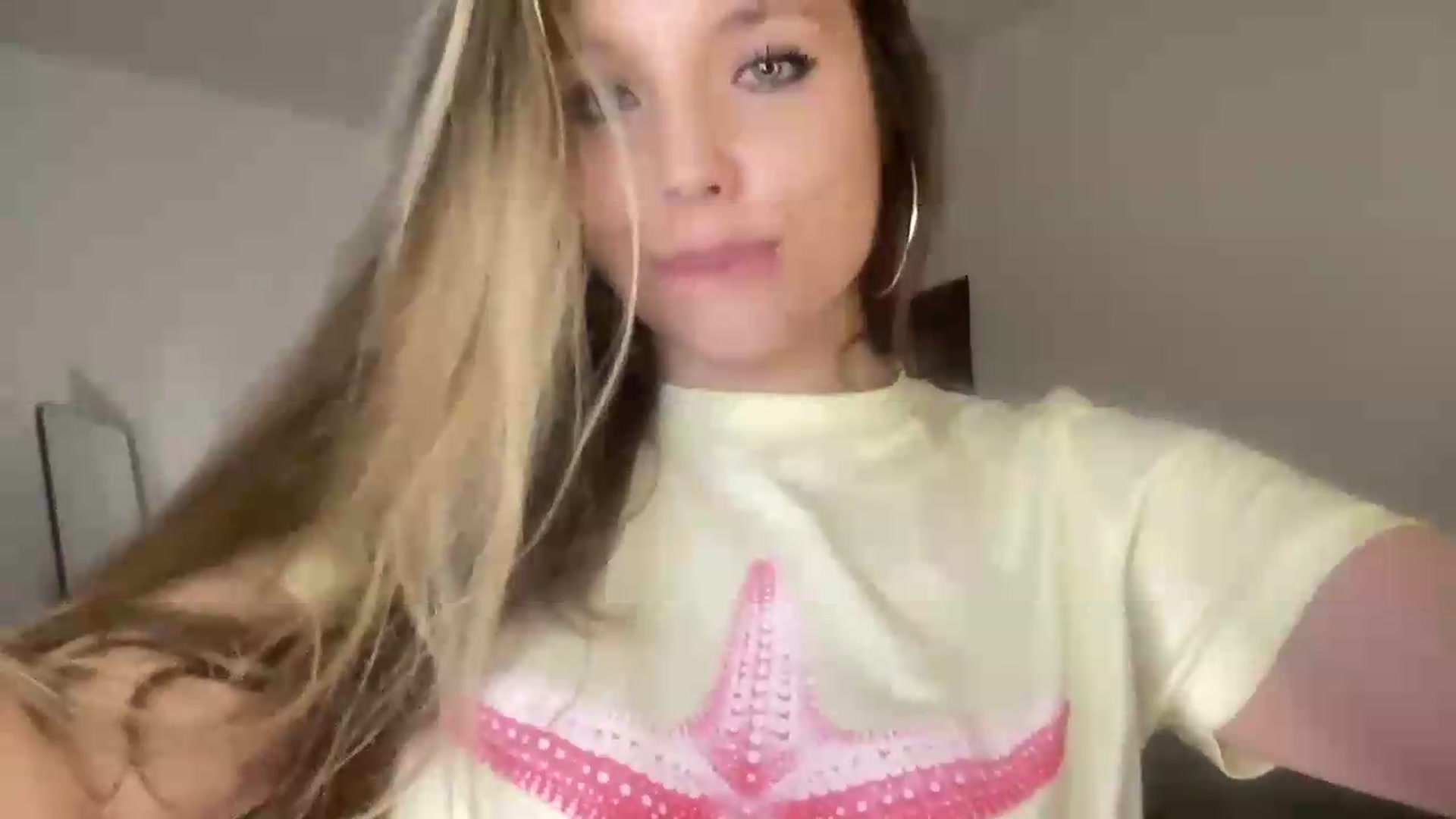 Gallery image thumbnail from SabrinaGolden's myfreecams stream on, 09/03/2026, 23:29 image 20 of 20