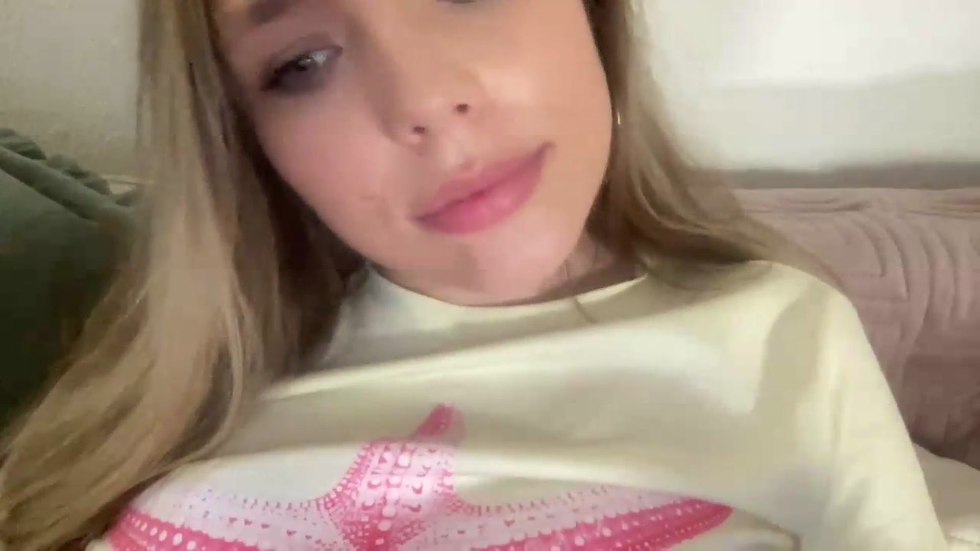 Gallery image thumbnail from SabrinaGolden's myfreecams stream on, 09/04/2026, 24:02 image 20 of 20