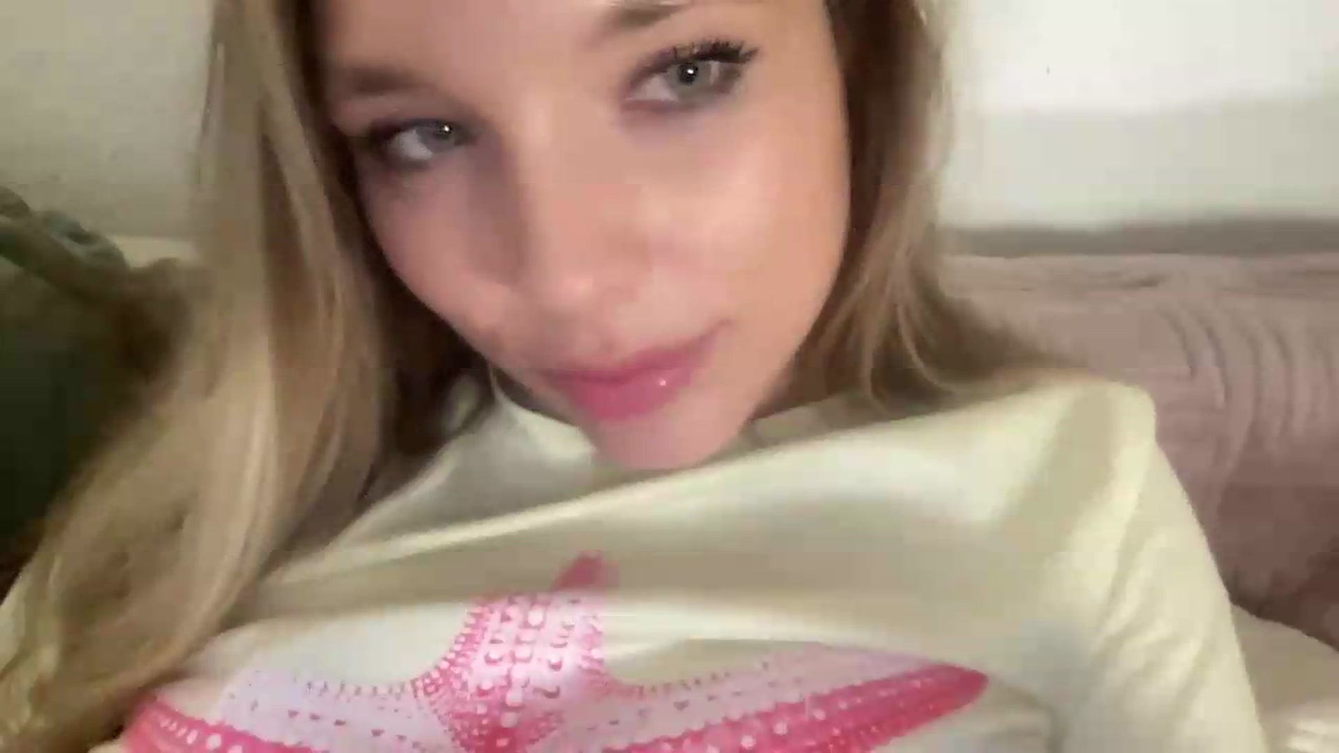 Gallery image thumbnail from SabrinaGolden's myfreecams stream on, 09/04/2026, 24:02 image 15 of 20