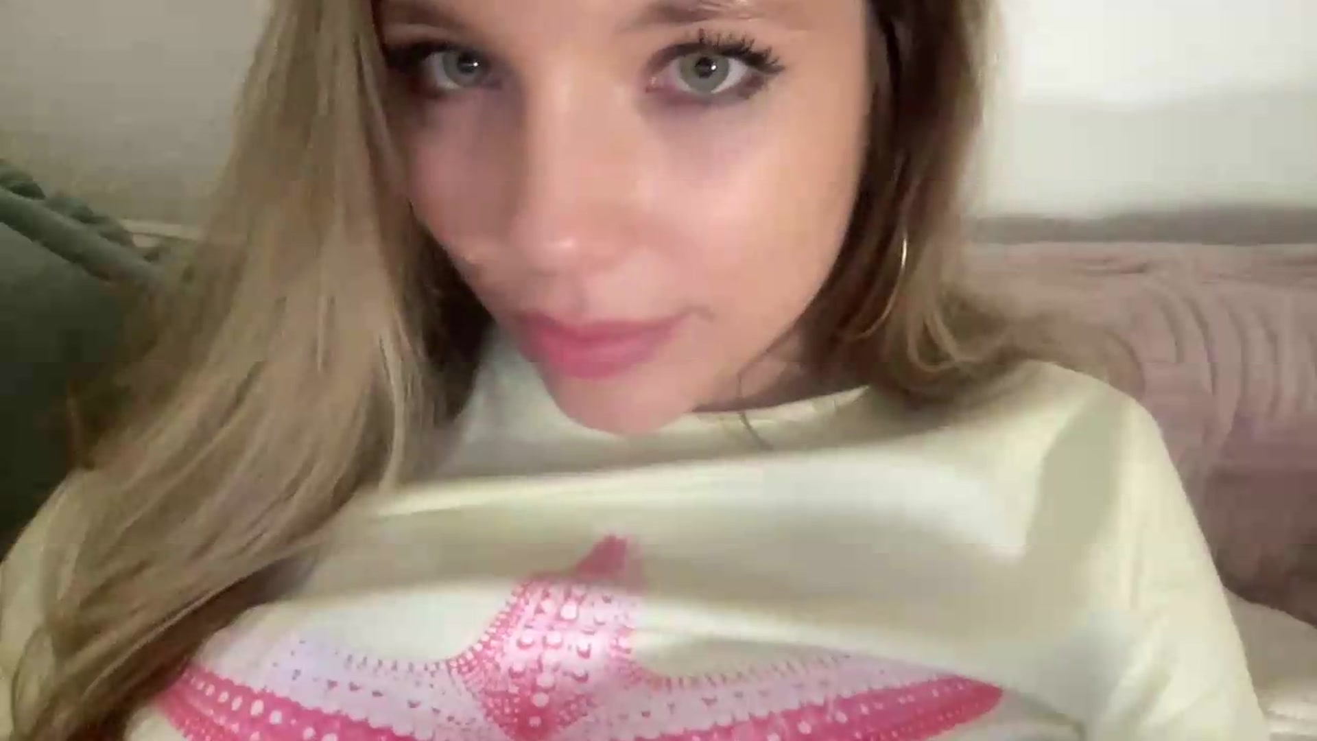 Gallery image thumbnail from SabrinaGolden's myfreecams stream on, 09/04/2026, 24:02 image 19 of 20
