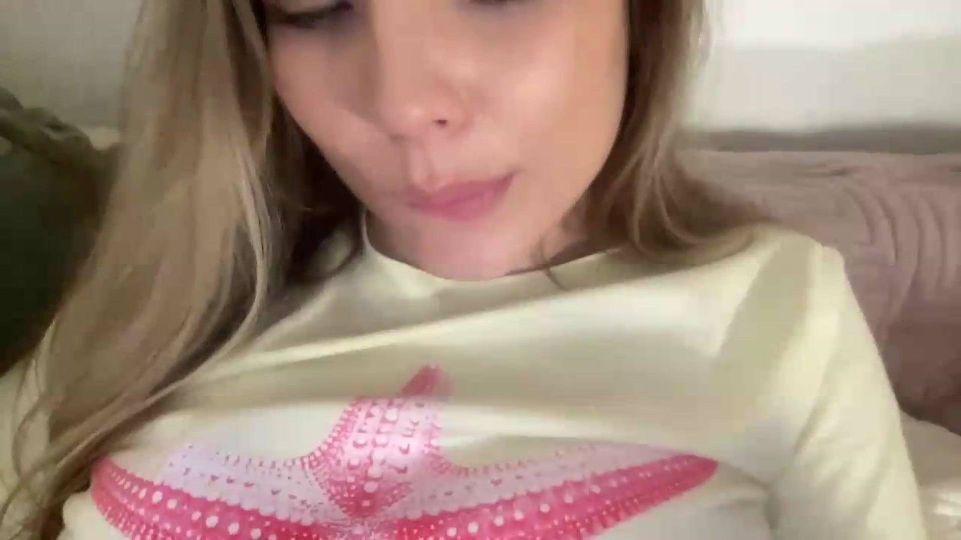 Gallery image thumbnail from SabrinaGolden's myfreecams stream on, 09/04/2026, 24:02 image 16 of 20