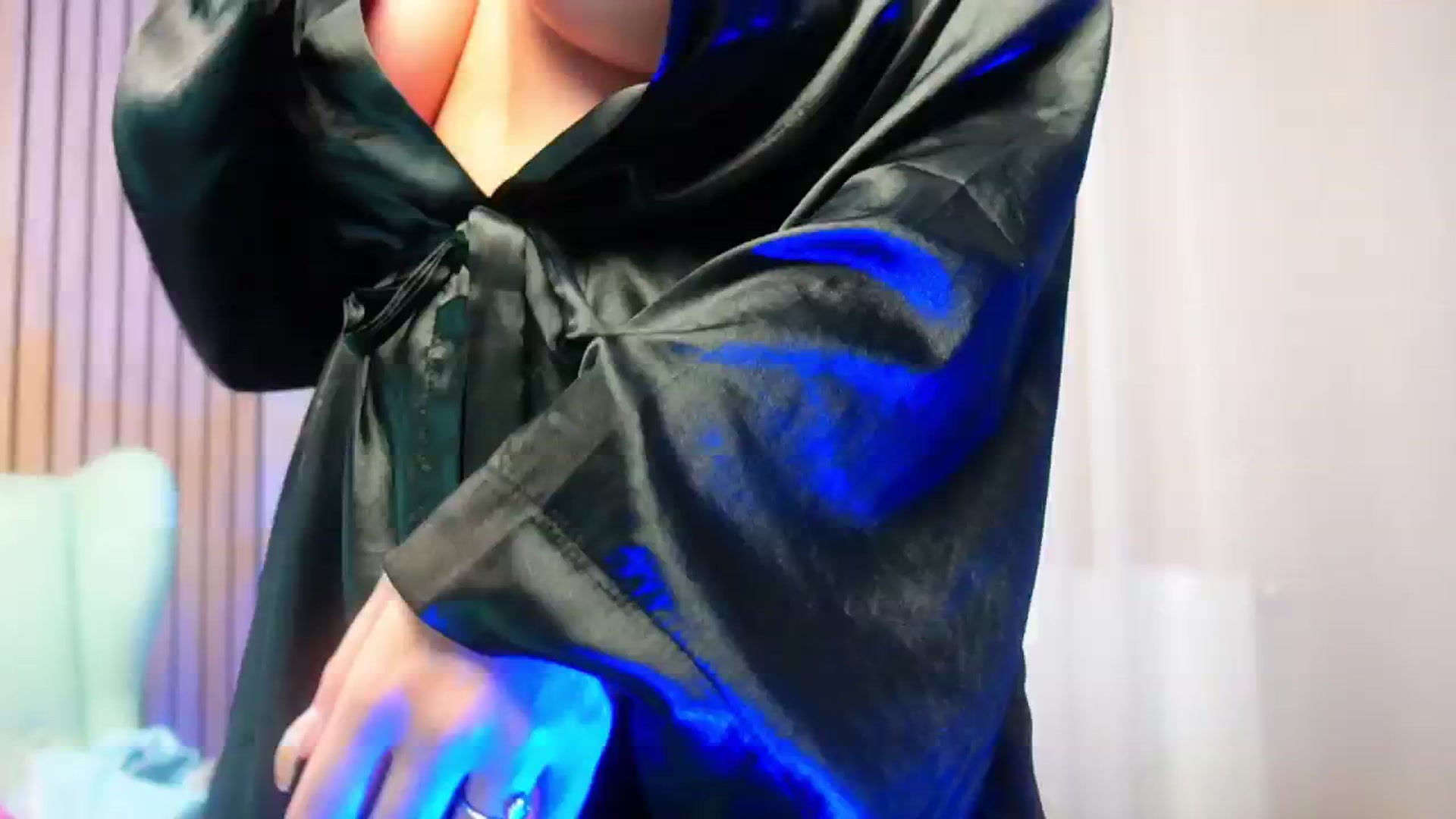 Gallery image thumbnail from SabrinaJayde's myfreecams stream on, 12/28/2024, 13:36 image 5 of 20