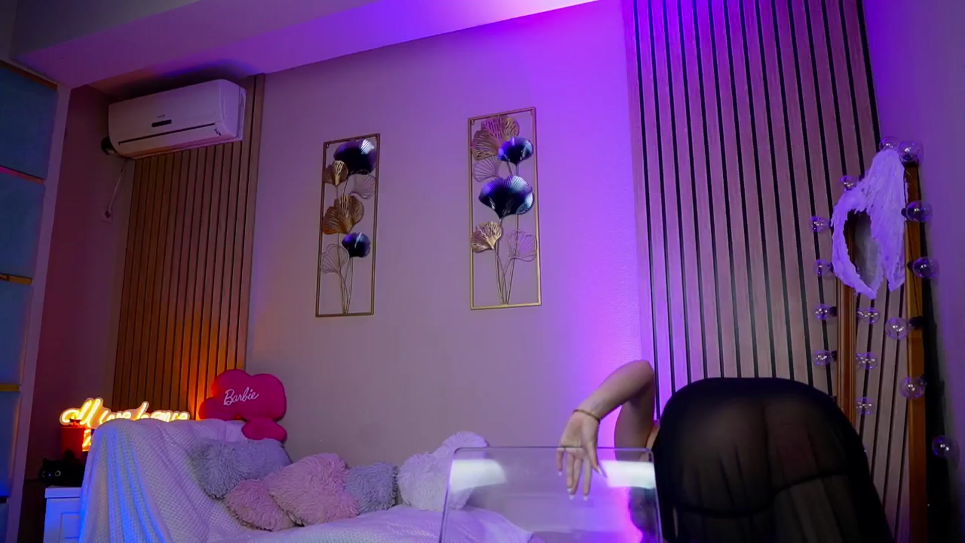 Gallery image thumbnail from SabrinaJayde's myfreecams stream on, 12/07/2025, 12:59 image 1 of 20