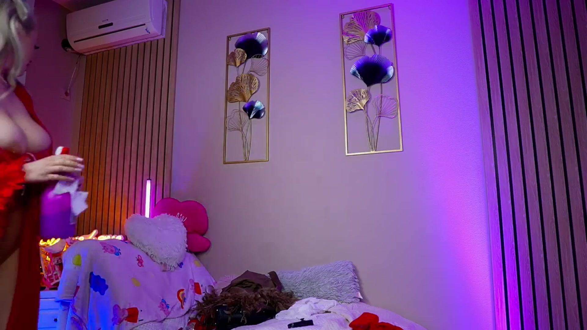 Gallery image thumbnail from SabrinaJayde's myfreecams stream on, 02/12/2026, 12:37 image 6 of 20