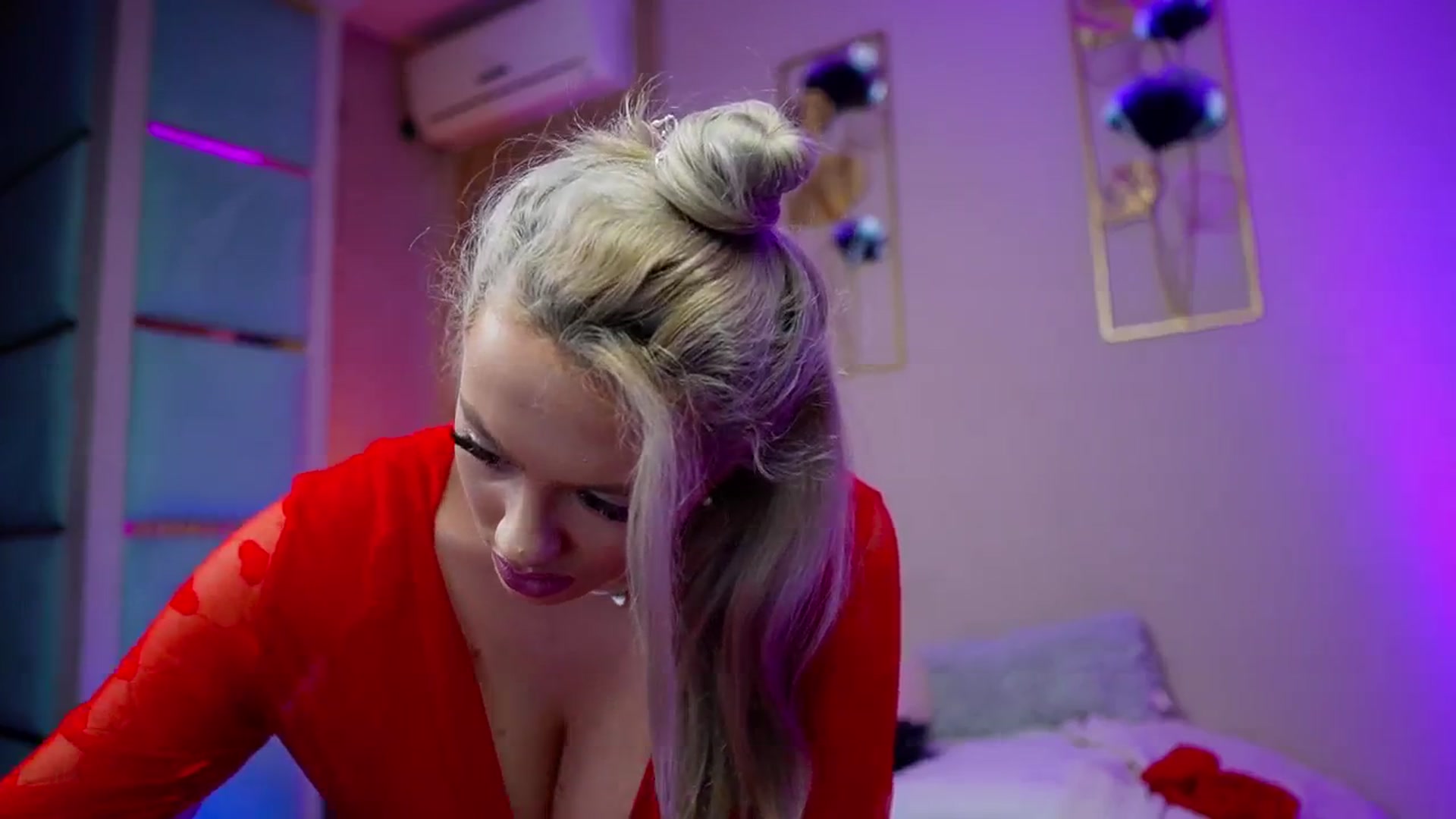 Gallery image thumbnail from SabrinaJayde's myfreecams stream on, 02/12/2026, 12:37 image 13 of 20