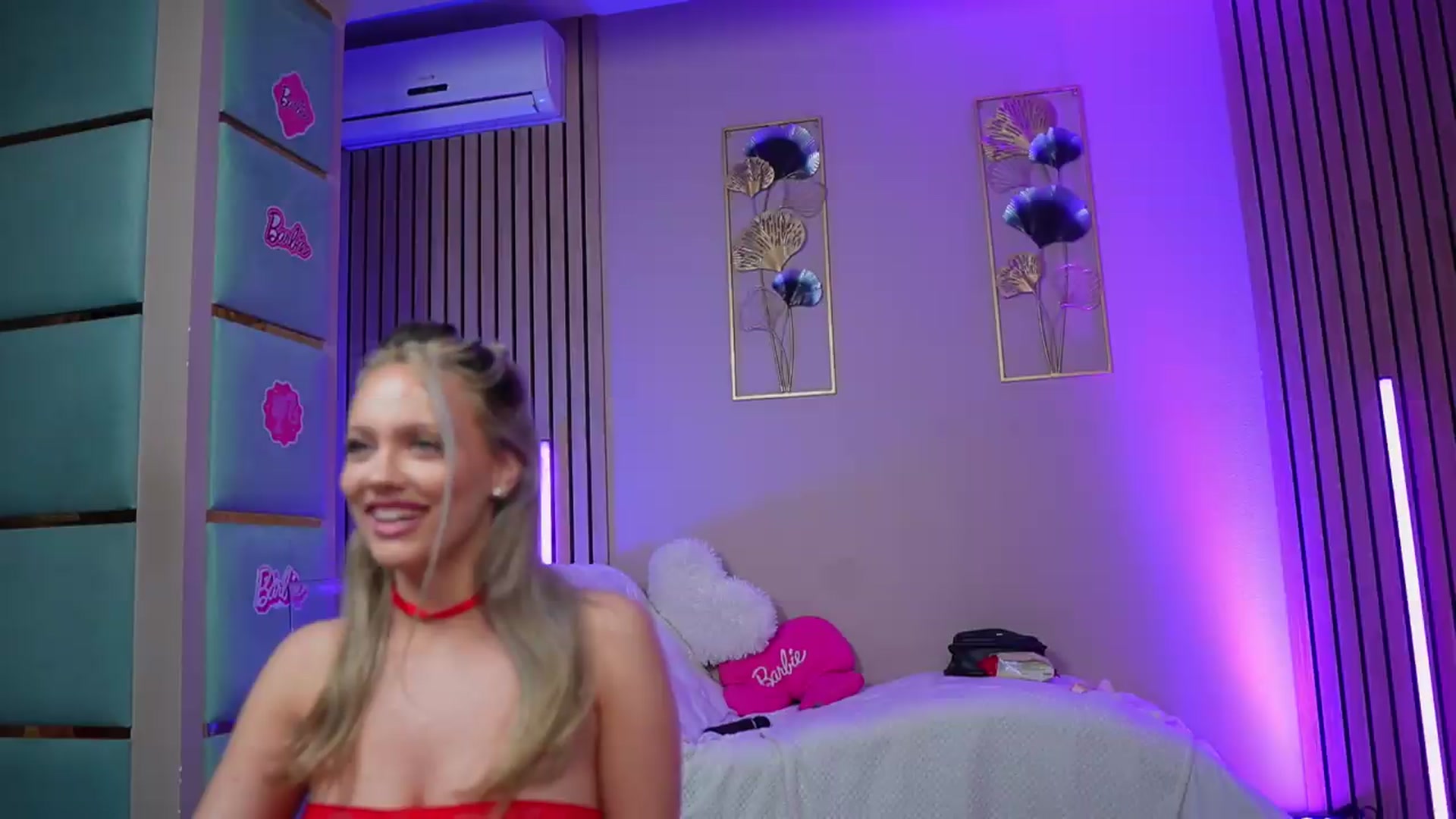 Gallery image thumbnail from SabrinaJayde's myfreecams stream on, 05/16/2026, 11:22 image 11 of 20