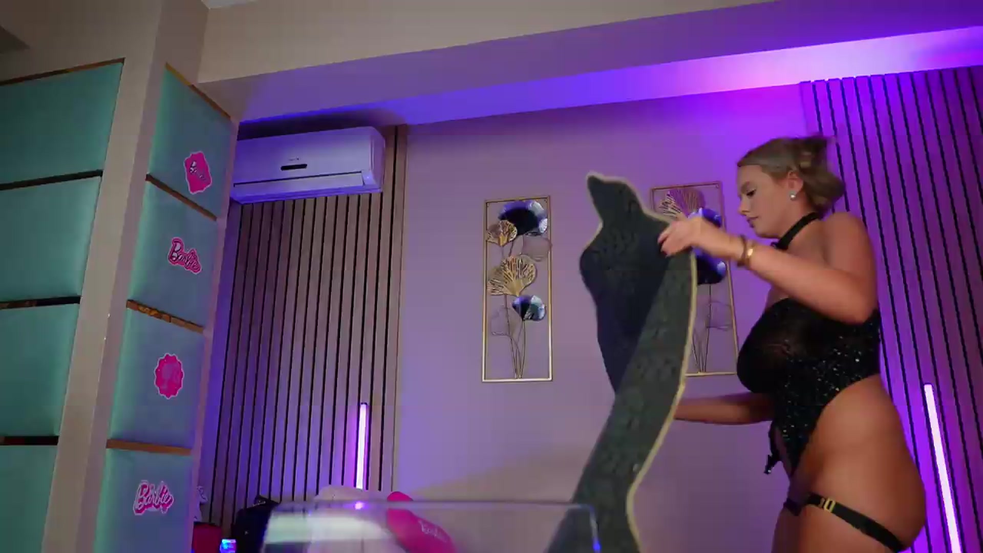 Gallery image thumbnail from SabrinaJayde's myfreecams stream on, 07/03/2026, 10:43 image 19 of 20