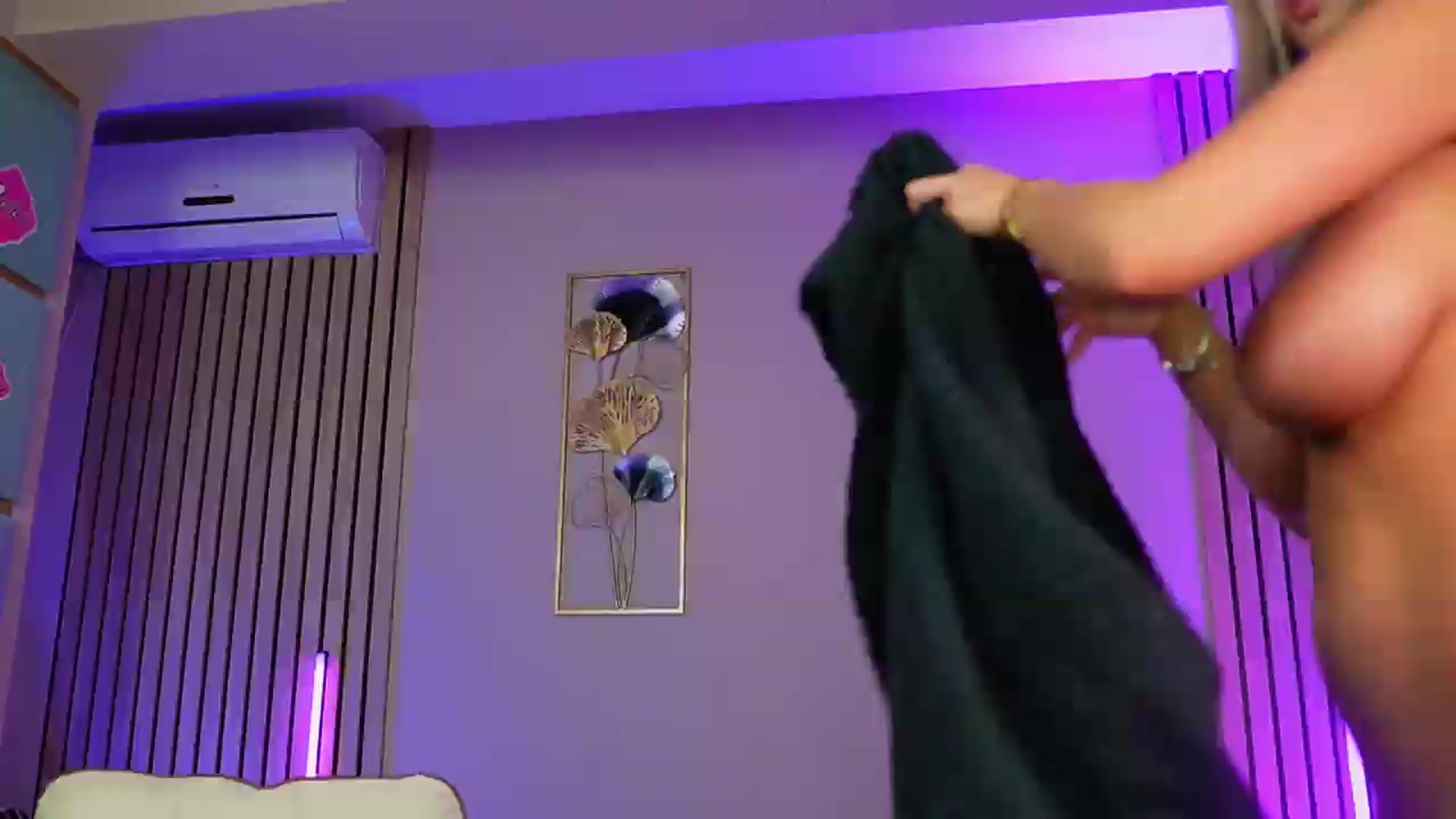 Gallery image thumbnail from SabrinaJayde's myfreecams stream on, 07/30/2026, 07:31 image 1 of 20