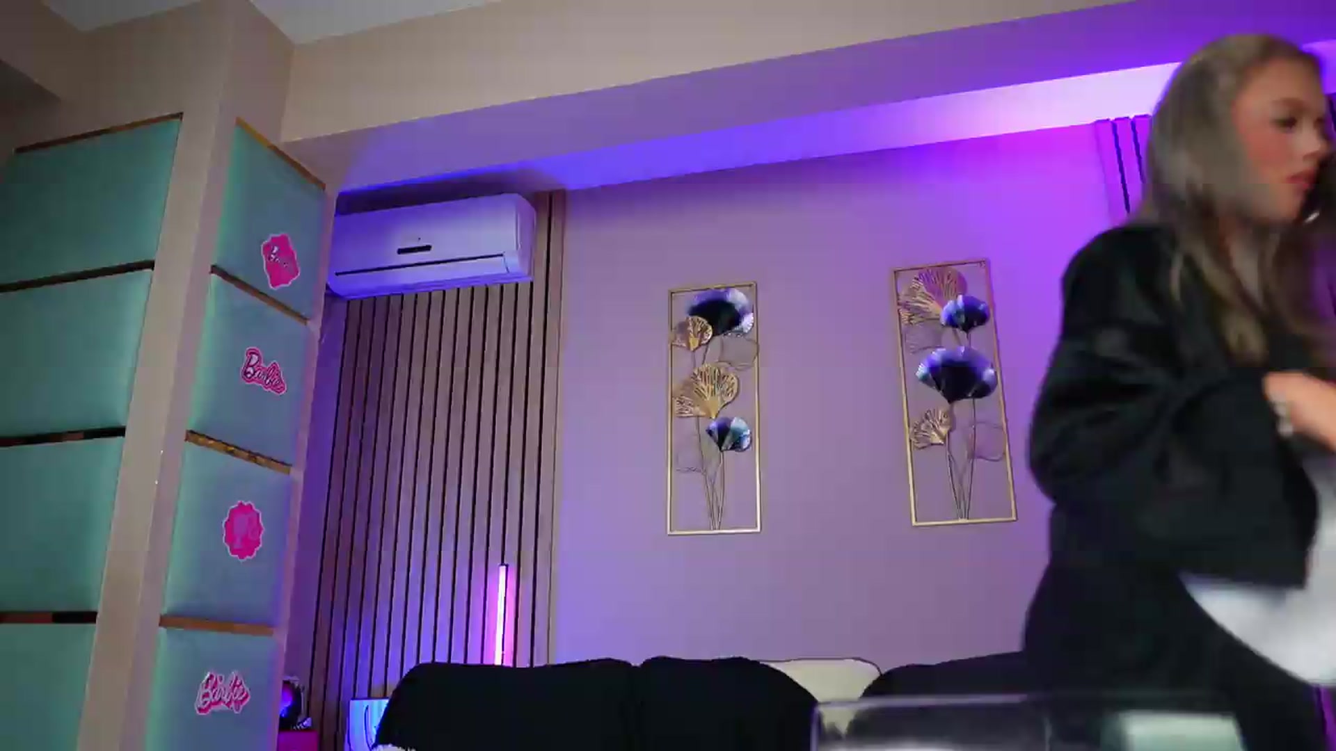 Gallery image thumbnail from SabrinaJayde's myfreecams stream on, 07/31/2026, 10:47 image 17 of 20