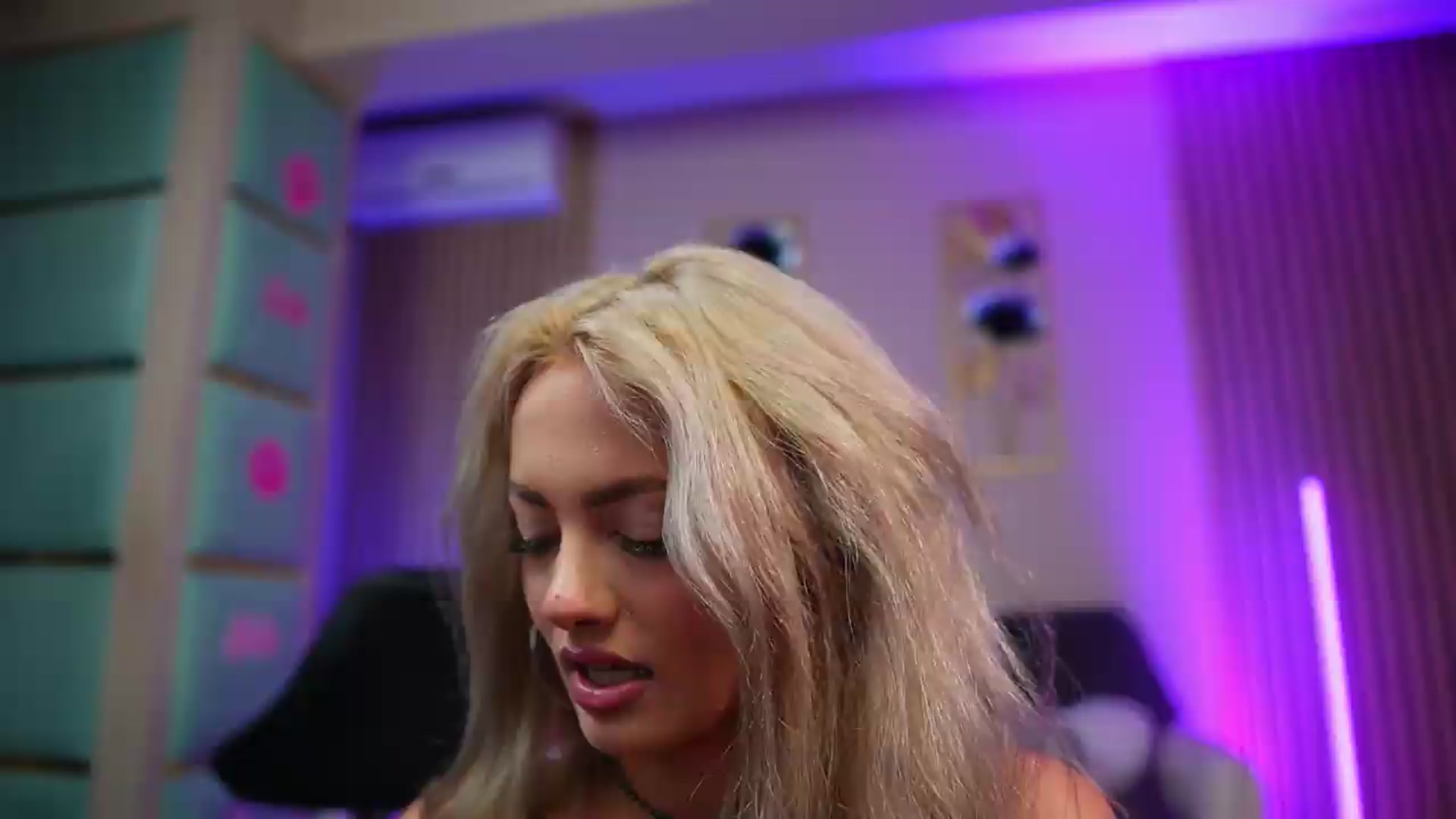 Gallery image thumbnail from SabrinaJayde's myfreecams stream on, 08/07/2026, 06:10 image 3 of 20