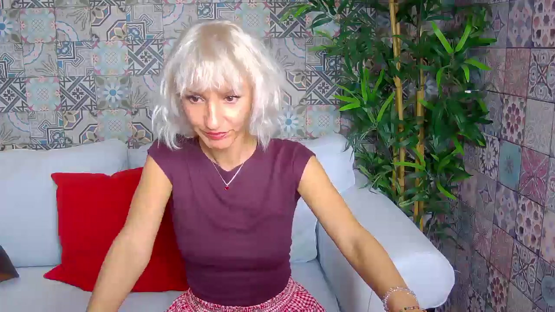 Gallery image thumbnail from SabrinaMystiq's myfreecams stream on, 10/09/2025, 15:31 image 6 of 20
