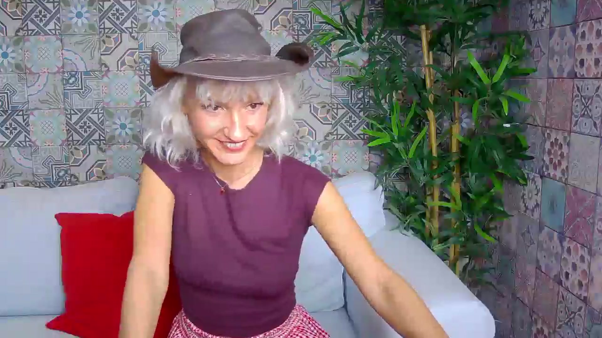 Gallery image thumbnail from SabrinaMystiq's myfreecams stream on, 10/09/2025, 15:31 image 12 of 20