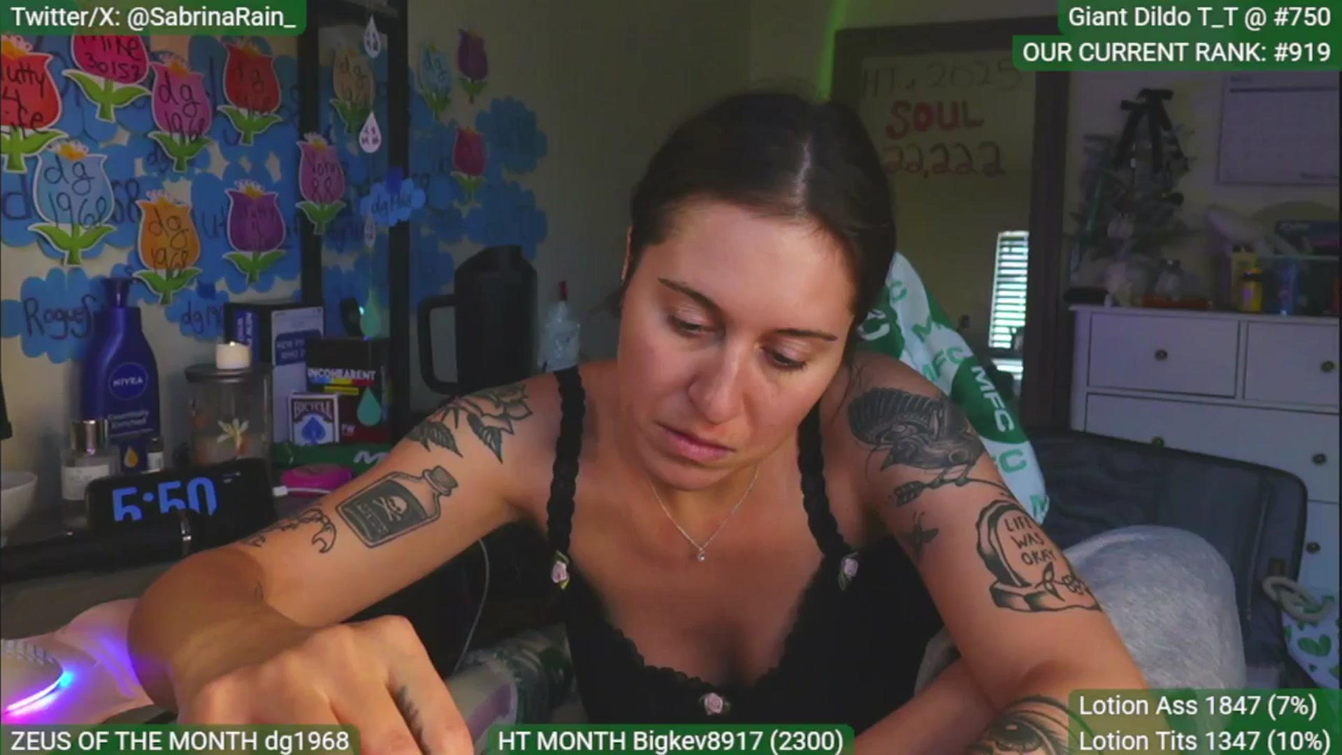 Gallery image thumbnail from SabrinaRain's myfreecams stream on, 05/19/2025, 01:26 image 13 of 20